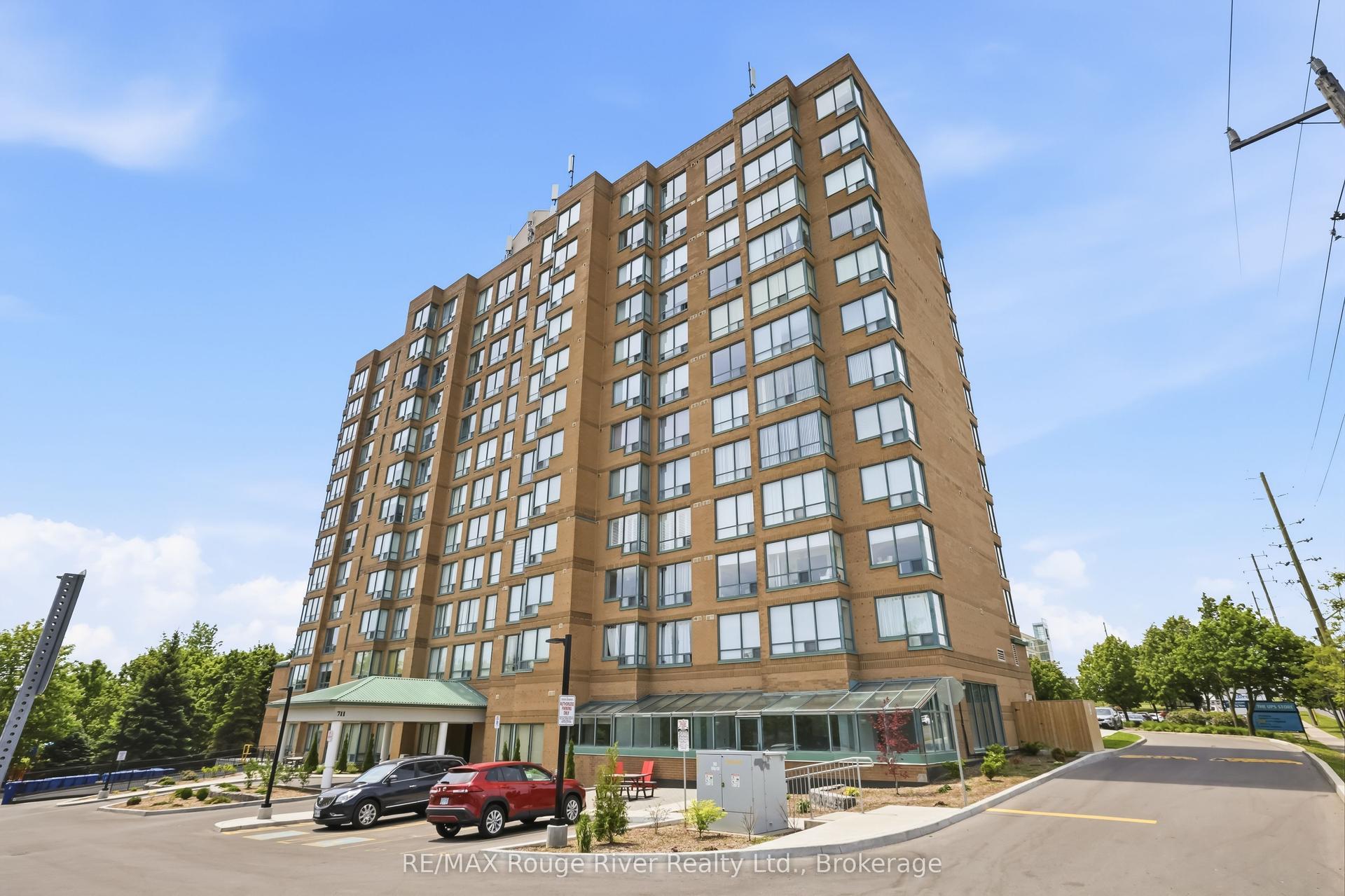 711 Rossland Rd E Road 1107 #1107 — photo 1