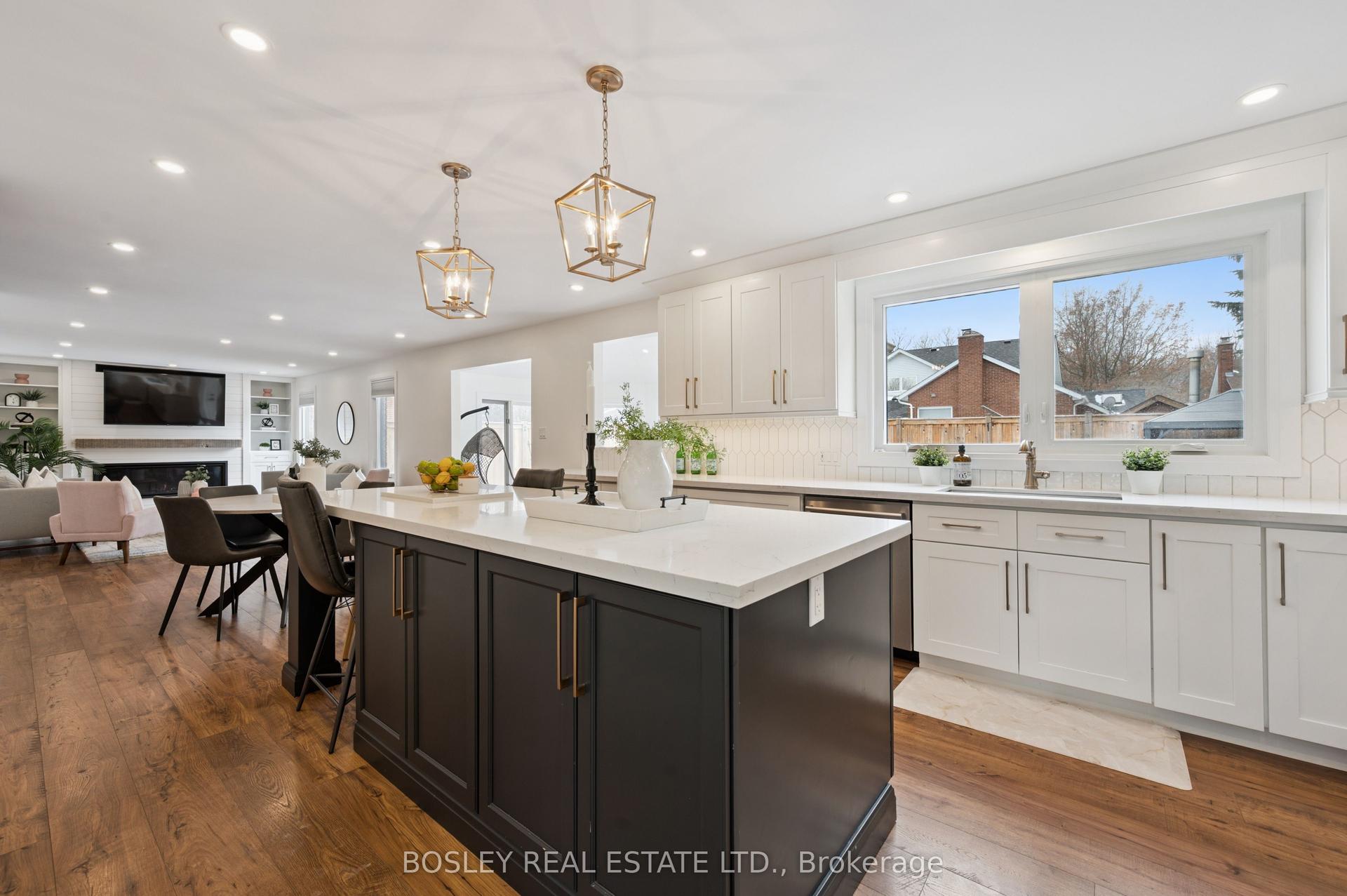 601 Sandringham Drive — photo 1