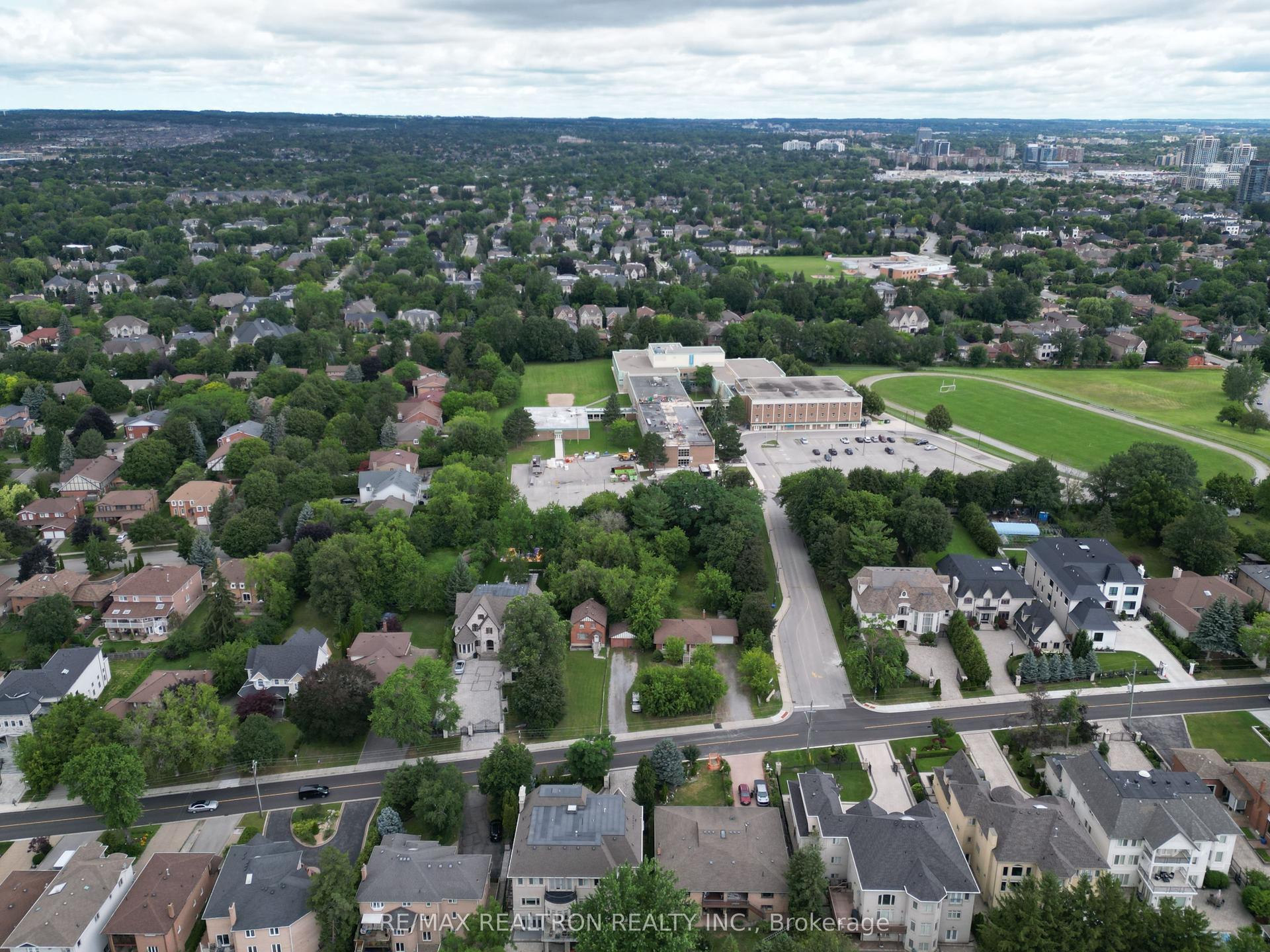 108 Garden Avenue, Richmond Hill — Detached for sale, photo 1