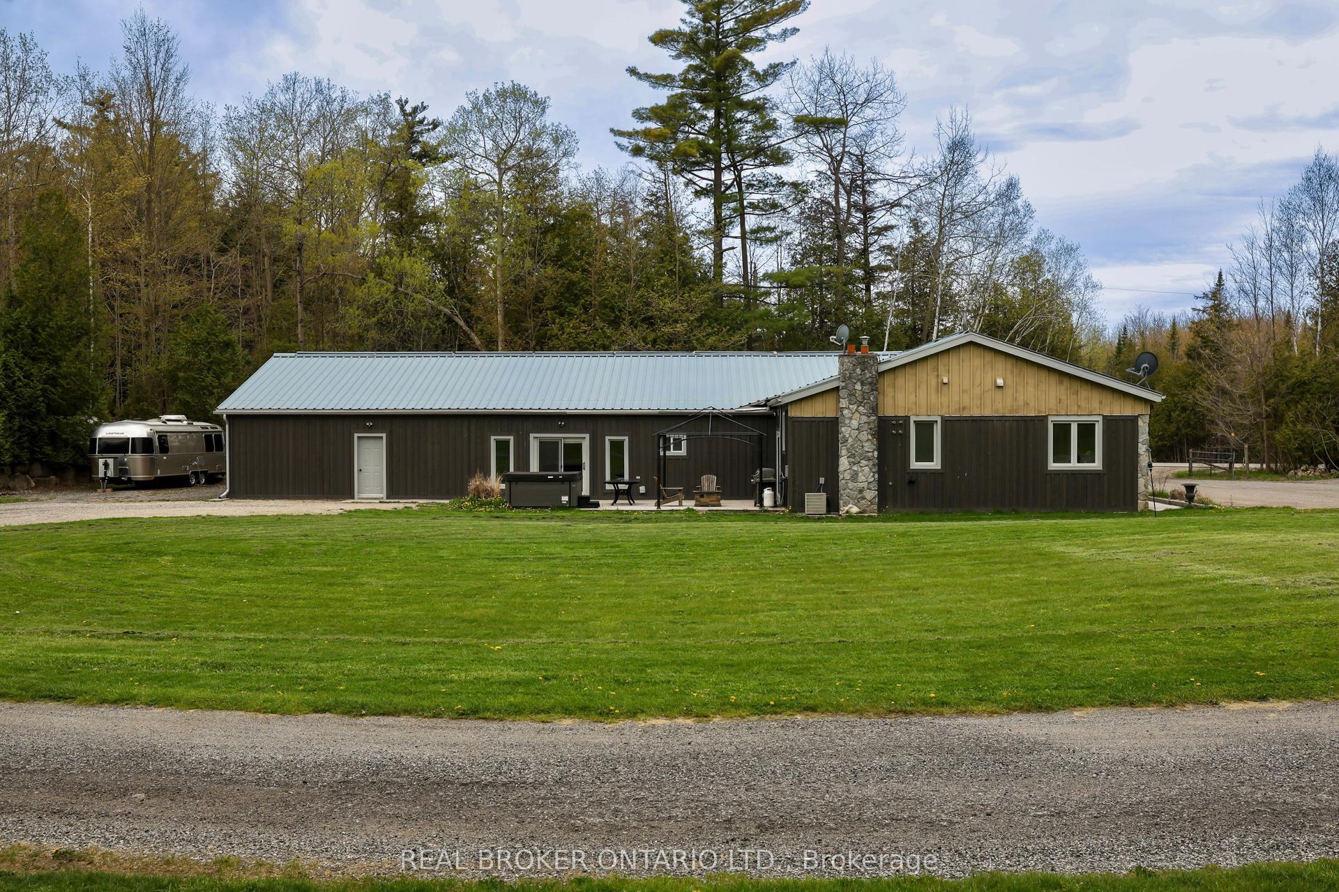 4589 WATSON Road N — photo 1