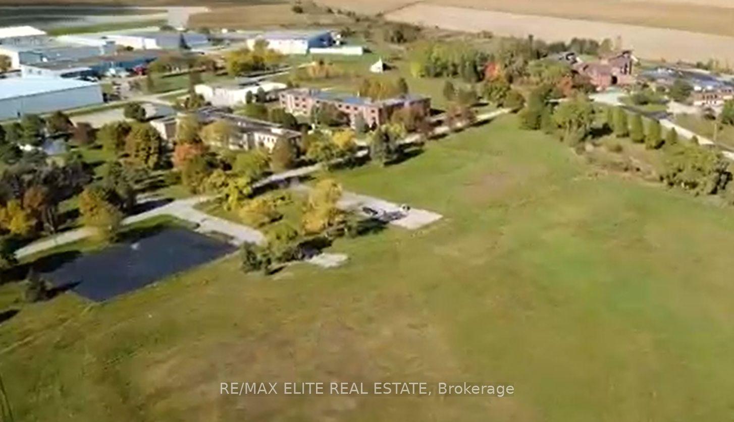 424 Quebec Avenue — photo 1