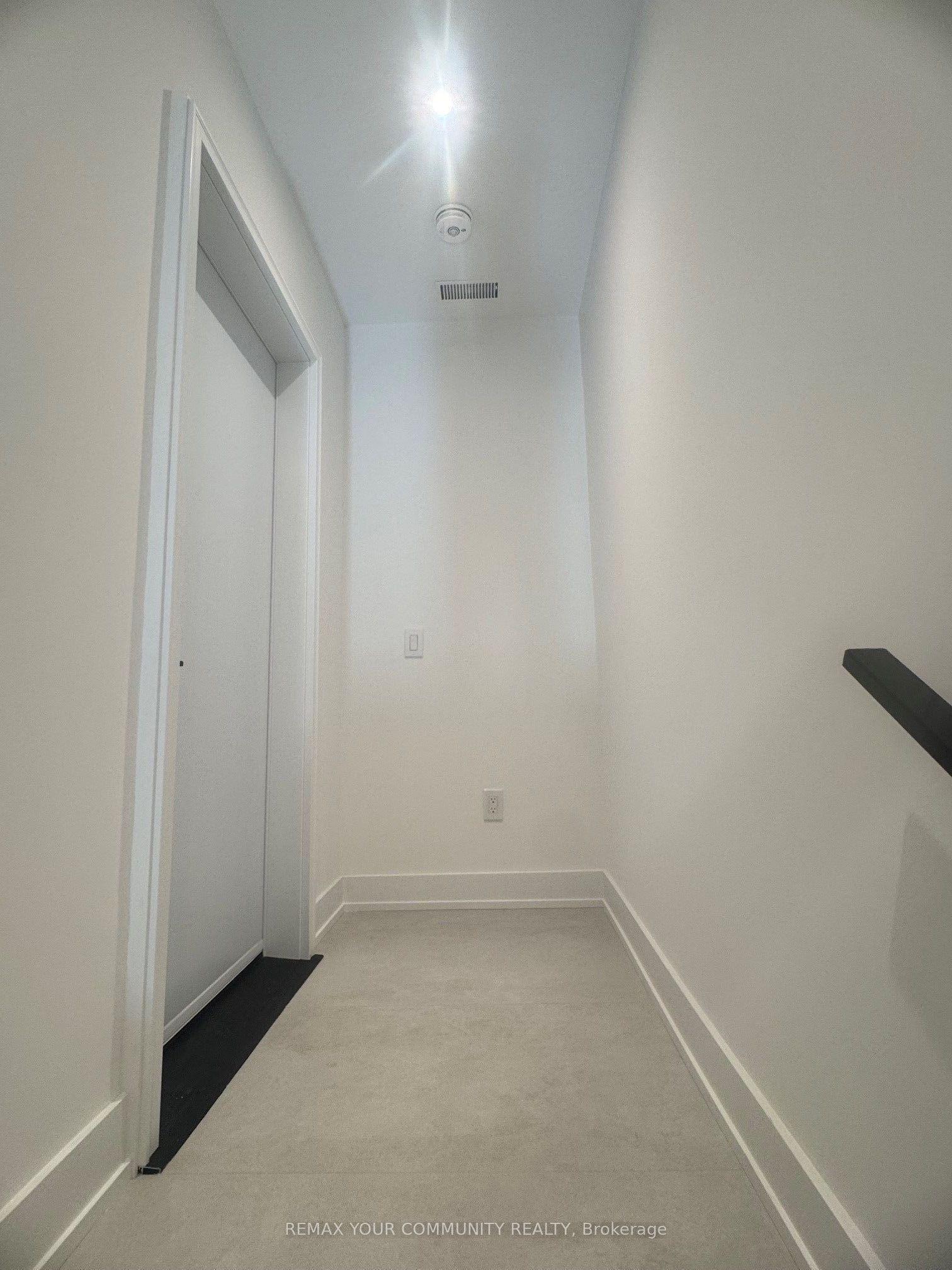 222 Belgravia Avenue 3 #3, Toronto — Multiplex for lease, photo 1