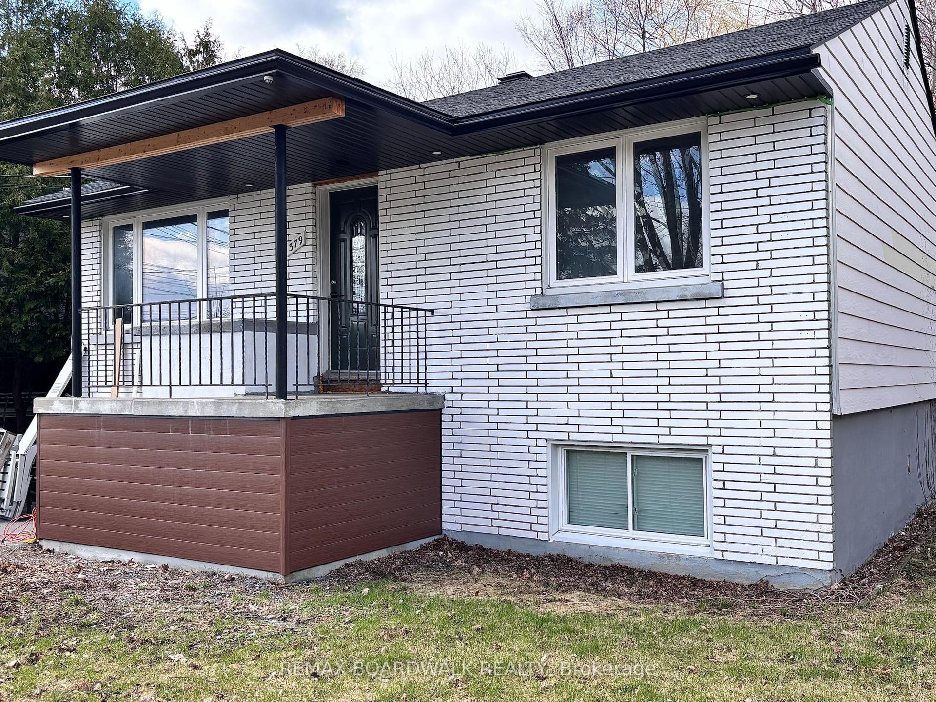 379 ST DENIS Street — photo 1