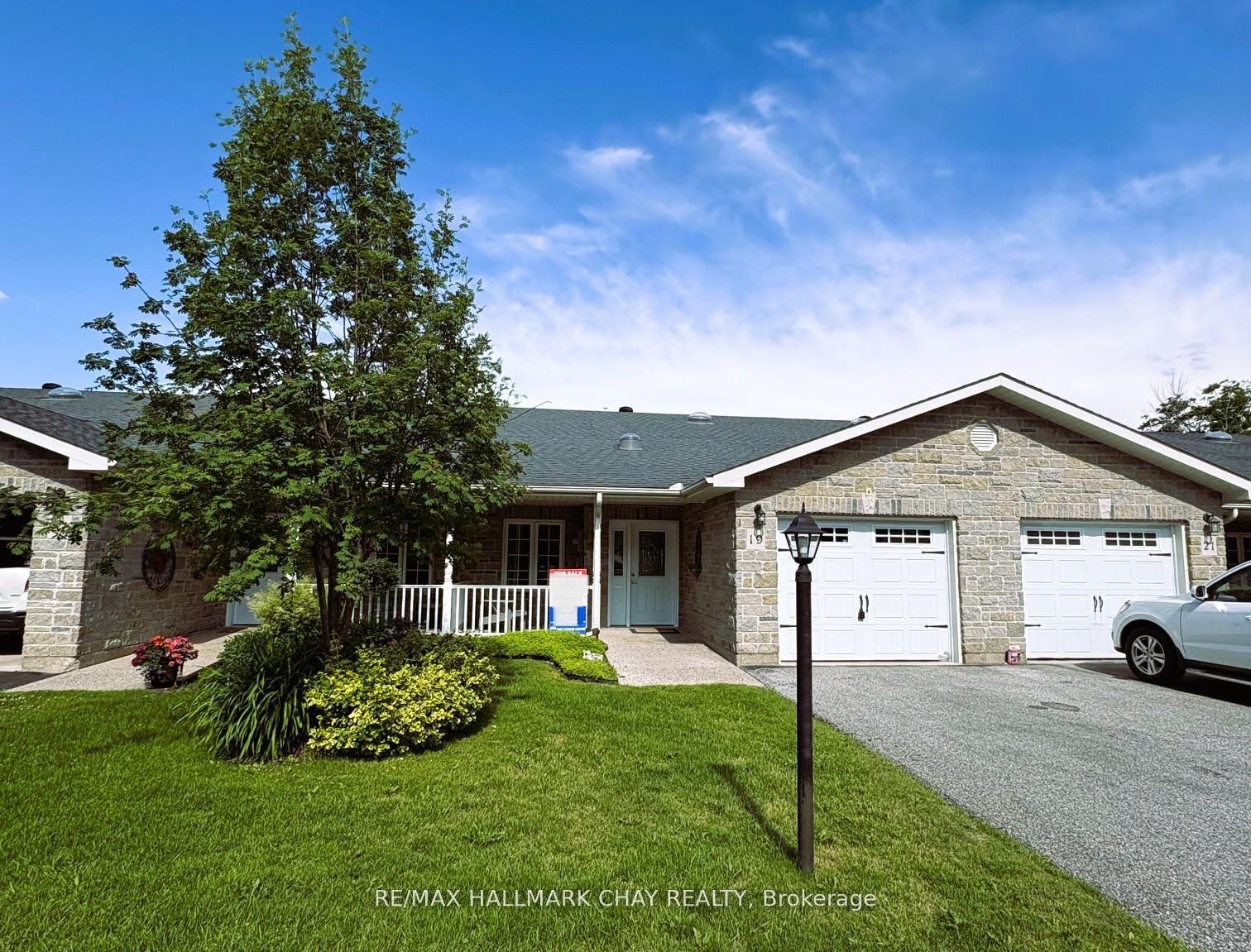 19 Greenway Drive, Wasaga Beach — Townhouse for sale, photo 1