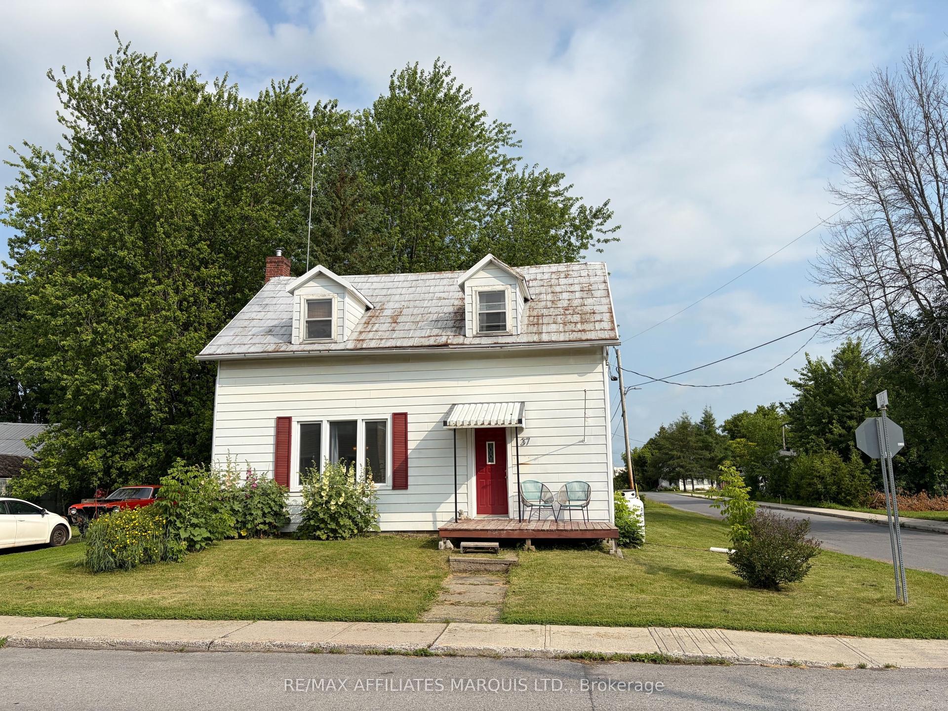 37 Main Street, South Stormont — Detached for sale, photo 1