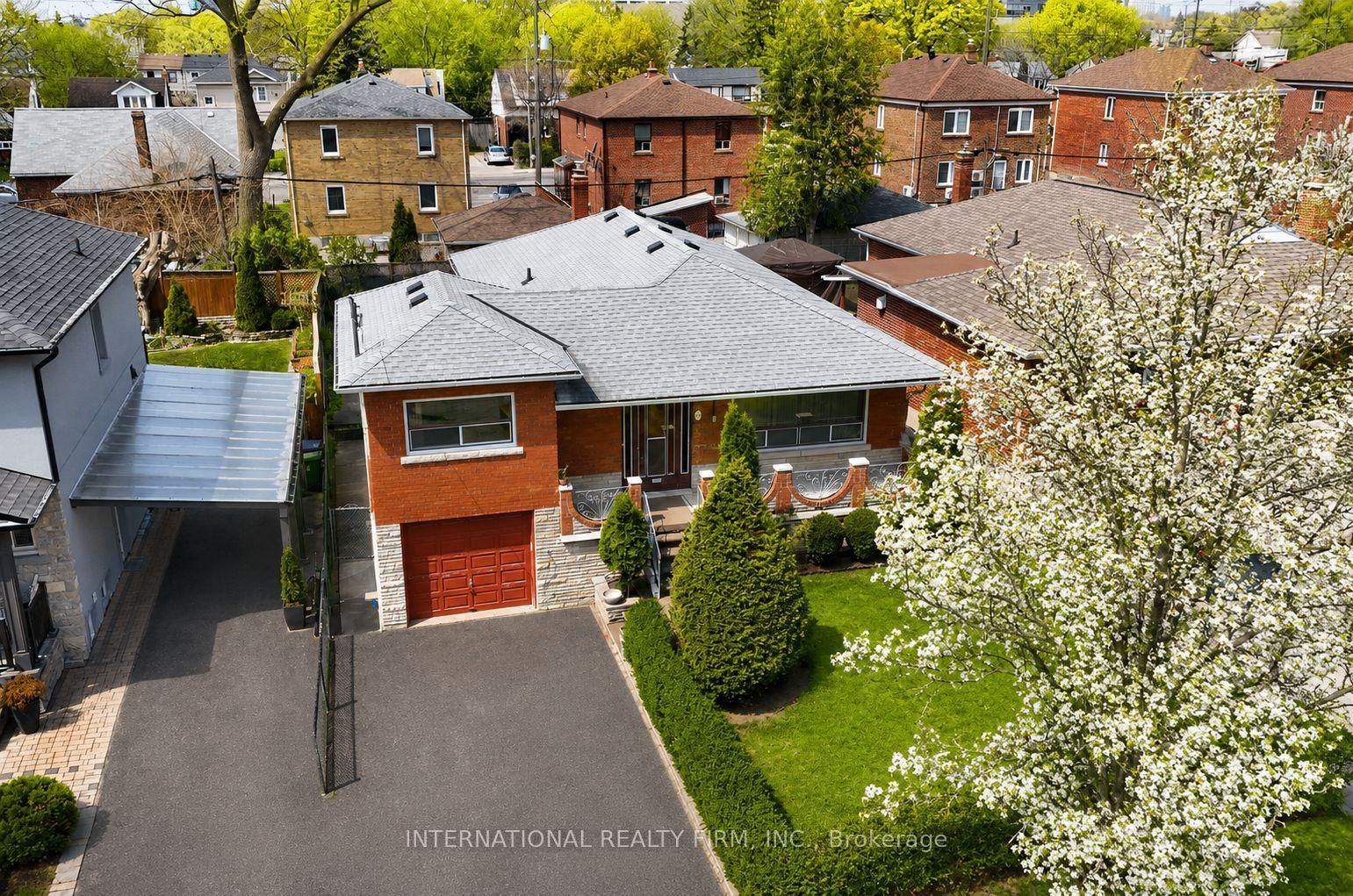 24 Morgan Avenue — photo 1