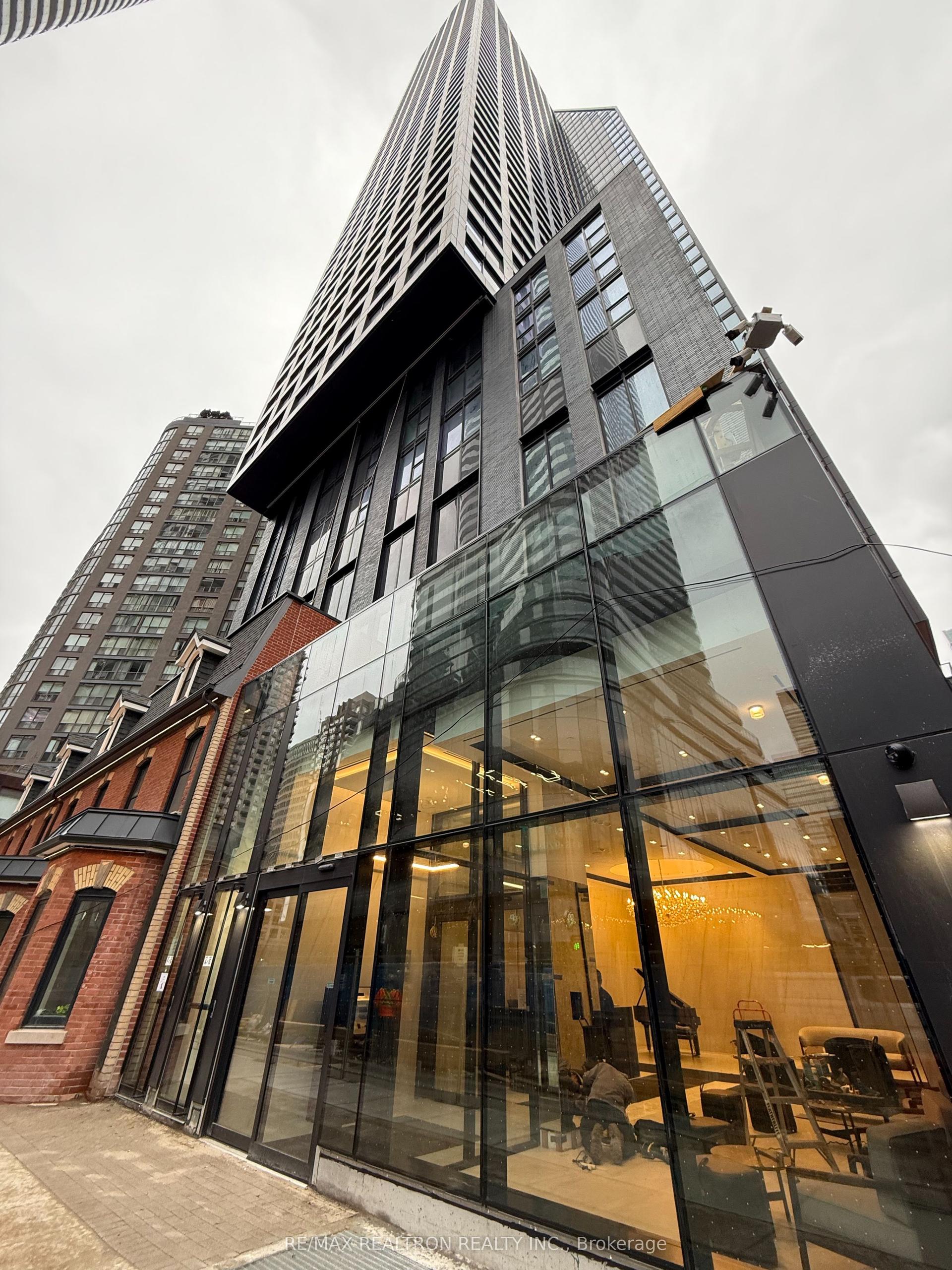 8 Wellesley Street W 1009 #1009, Toronto — Condo for lease, photo 1