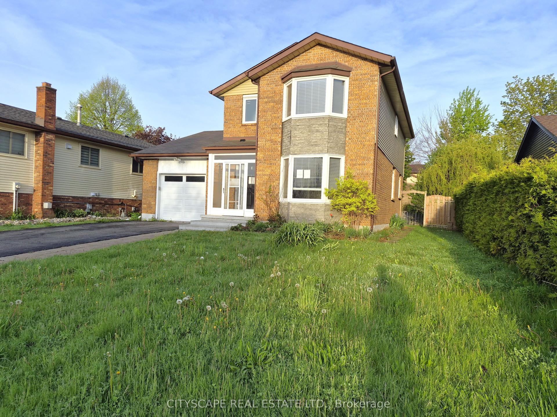 11 Ashely Court — photo 1