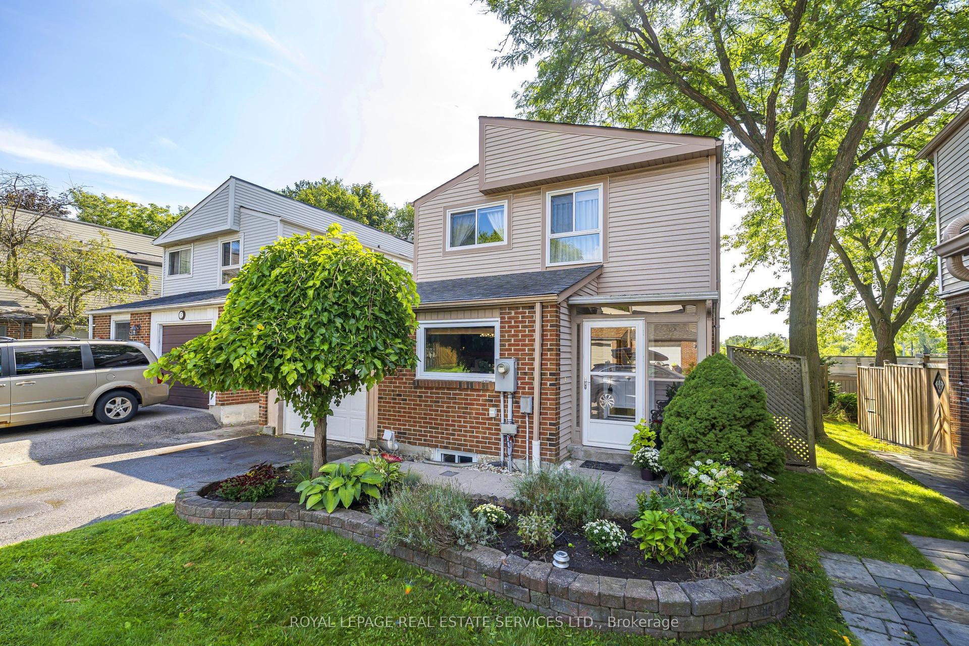 336 Queen Street S 3 #3, Mississauga — Detached for sale, photo 1
