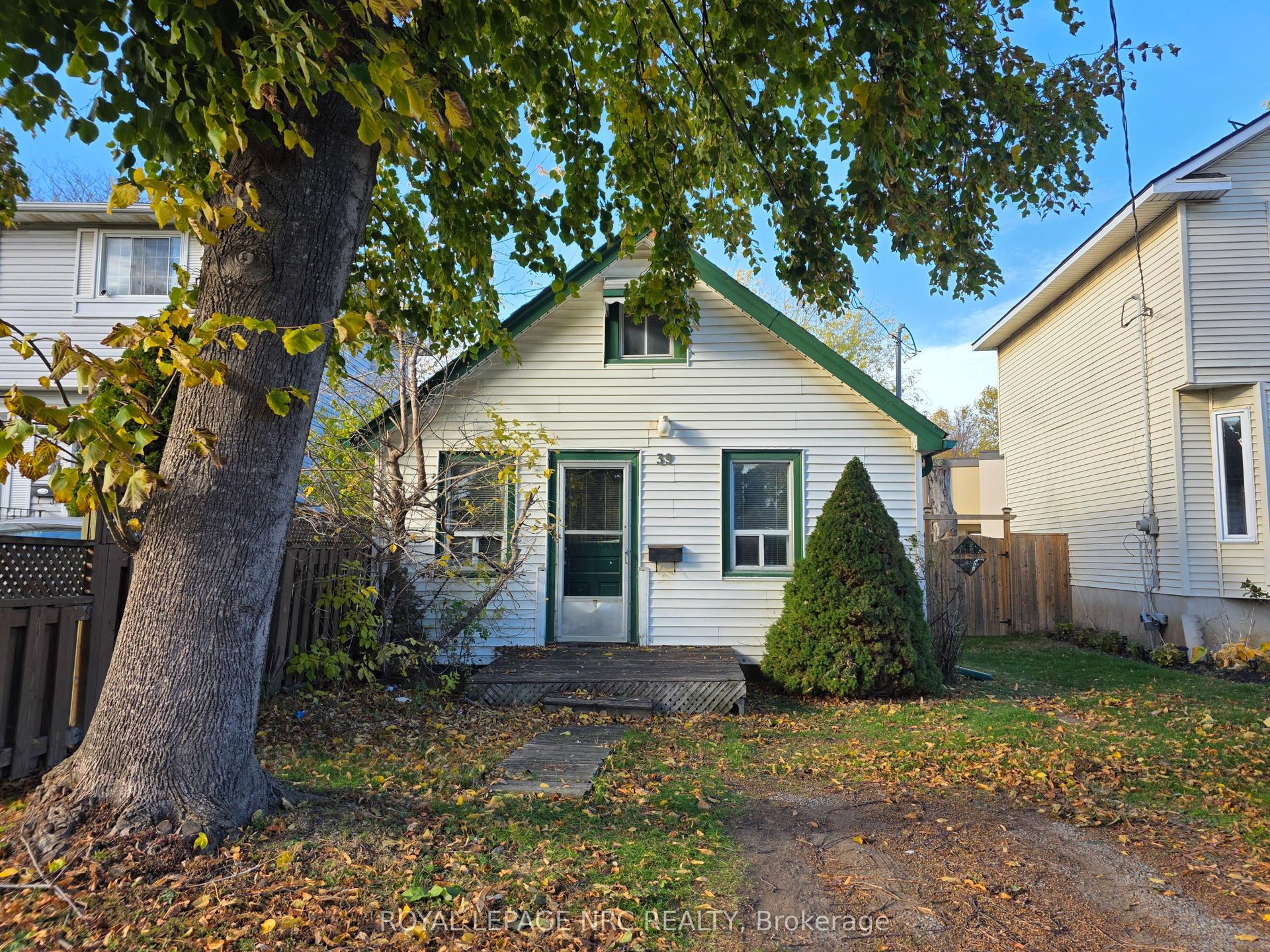 39 Manchester Avenue — photo 1