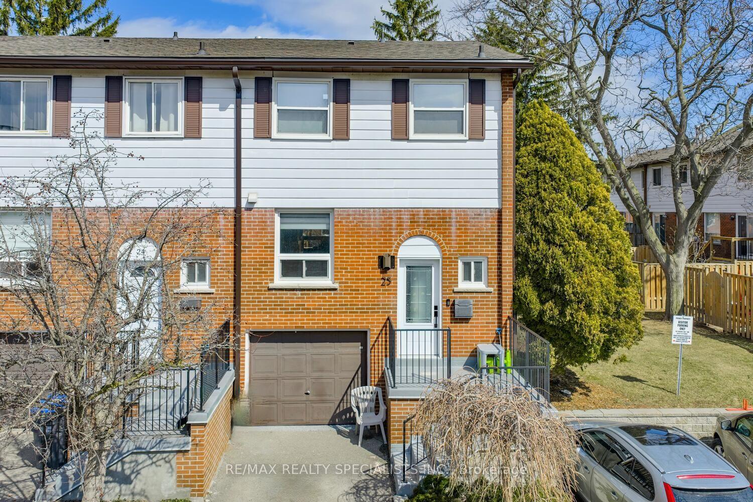 2445 Homelands Drive 25 #25, Mississauga — Condo Town for sale, photo 1
