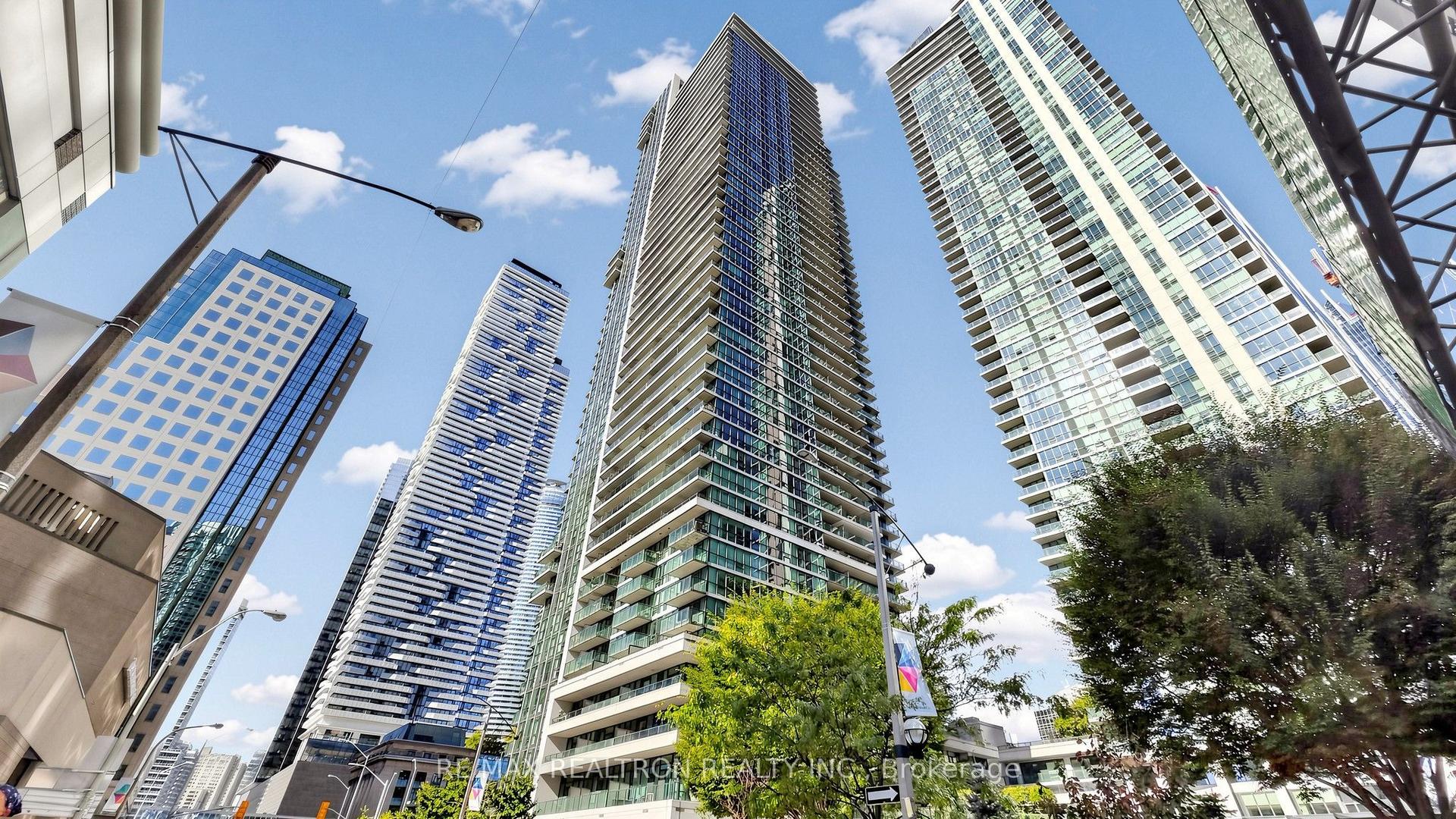 33 Bay Street 2211 #2211, Toronto — Condo for sale, photo 1