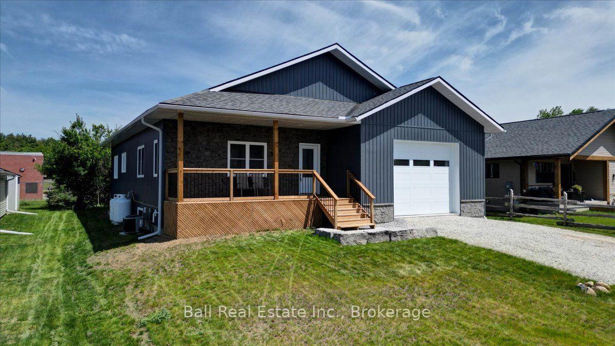 9 Williams Drive — photo 1