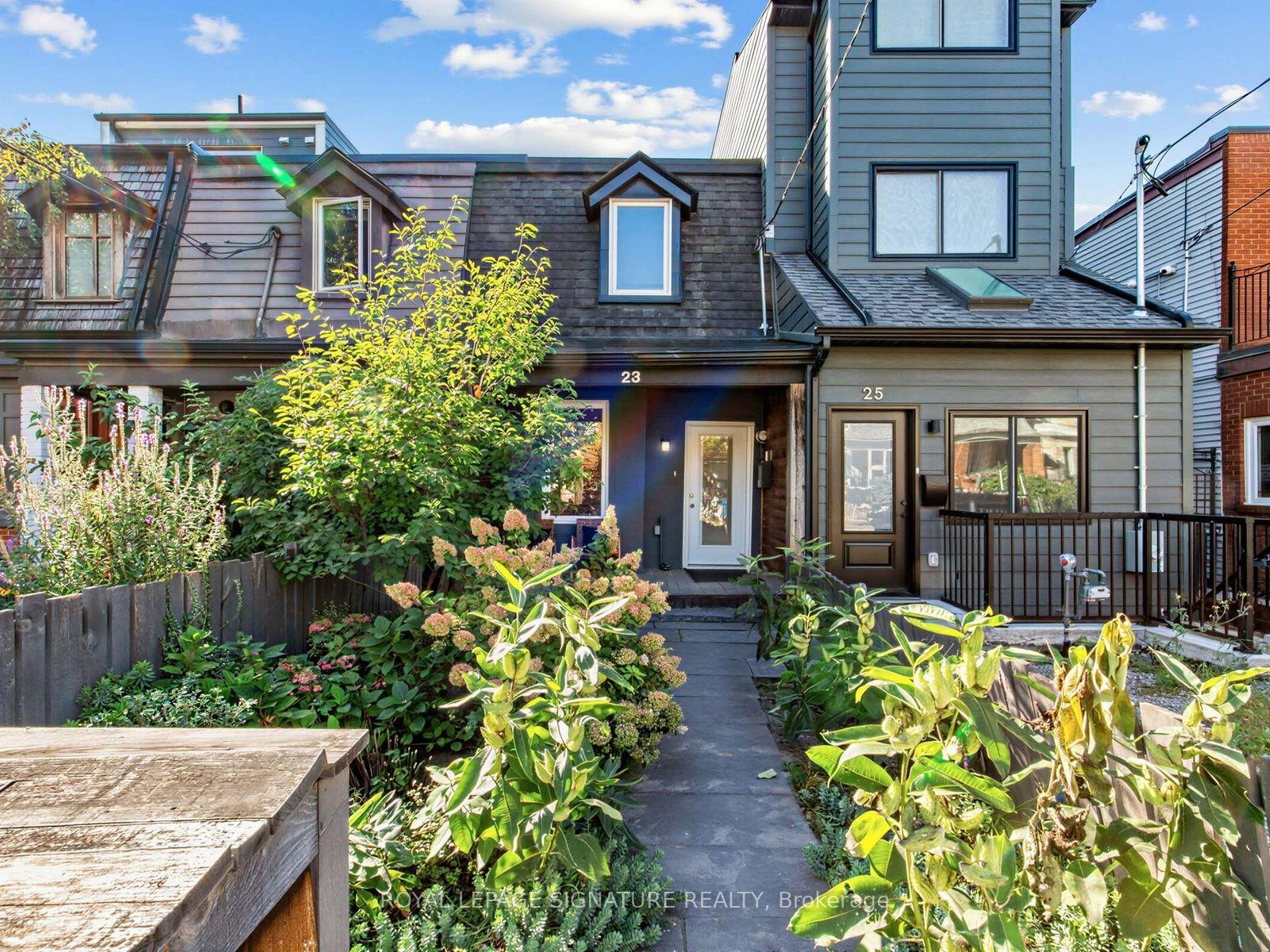 23 Gordon Street, Toronto — Townhouse for sale, photo 1