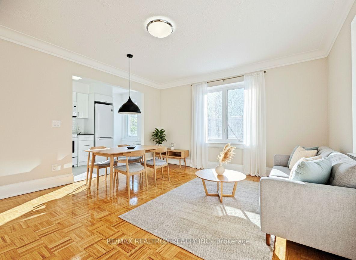 394 Avenue Road 402 #402 — photo 1