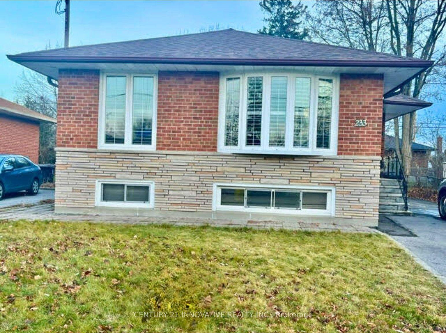 233 Brimorton Drive, Toronto — Detached for lease, photo 1