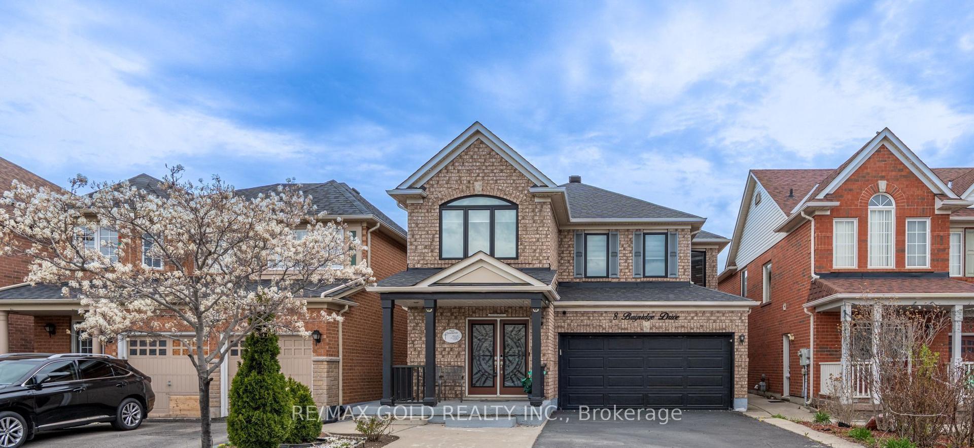 8 Bayridge Drive — photo 1