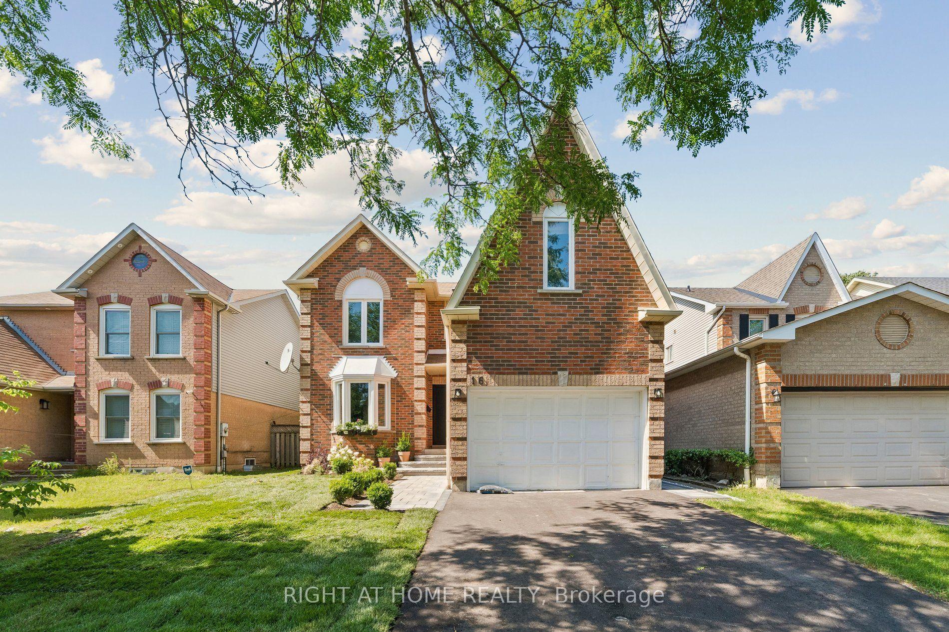16 Ian Fleming Crescent, Whitby — Detached for sale, photo 1