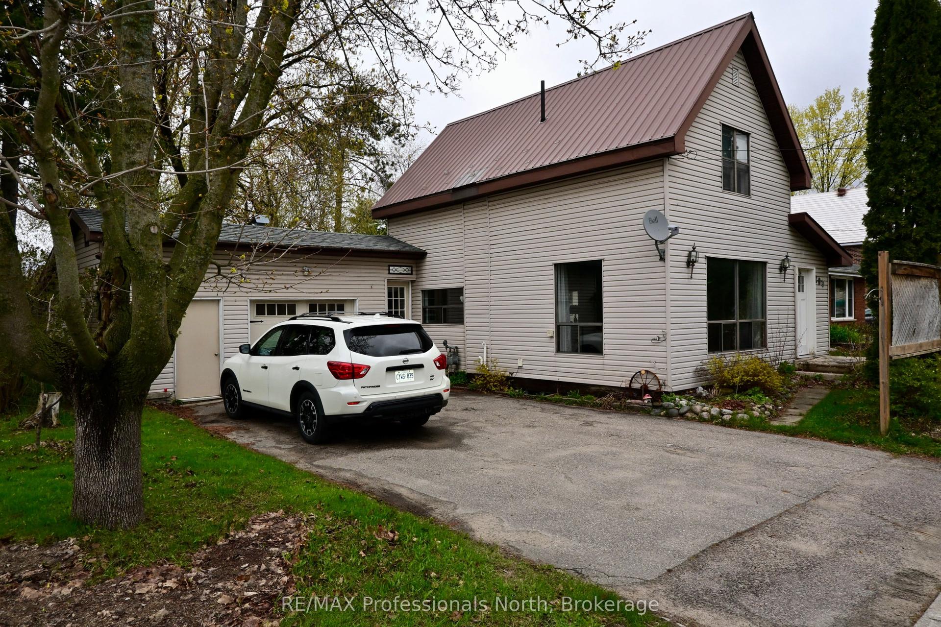 209 Dill St Street — photo 1