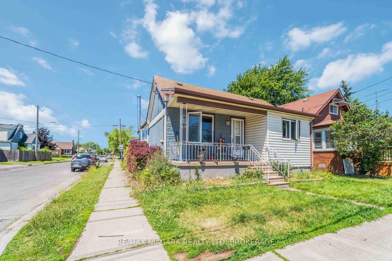 298 SOUTHWORTH Street — photo 1
