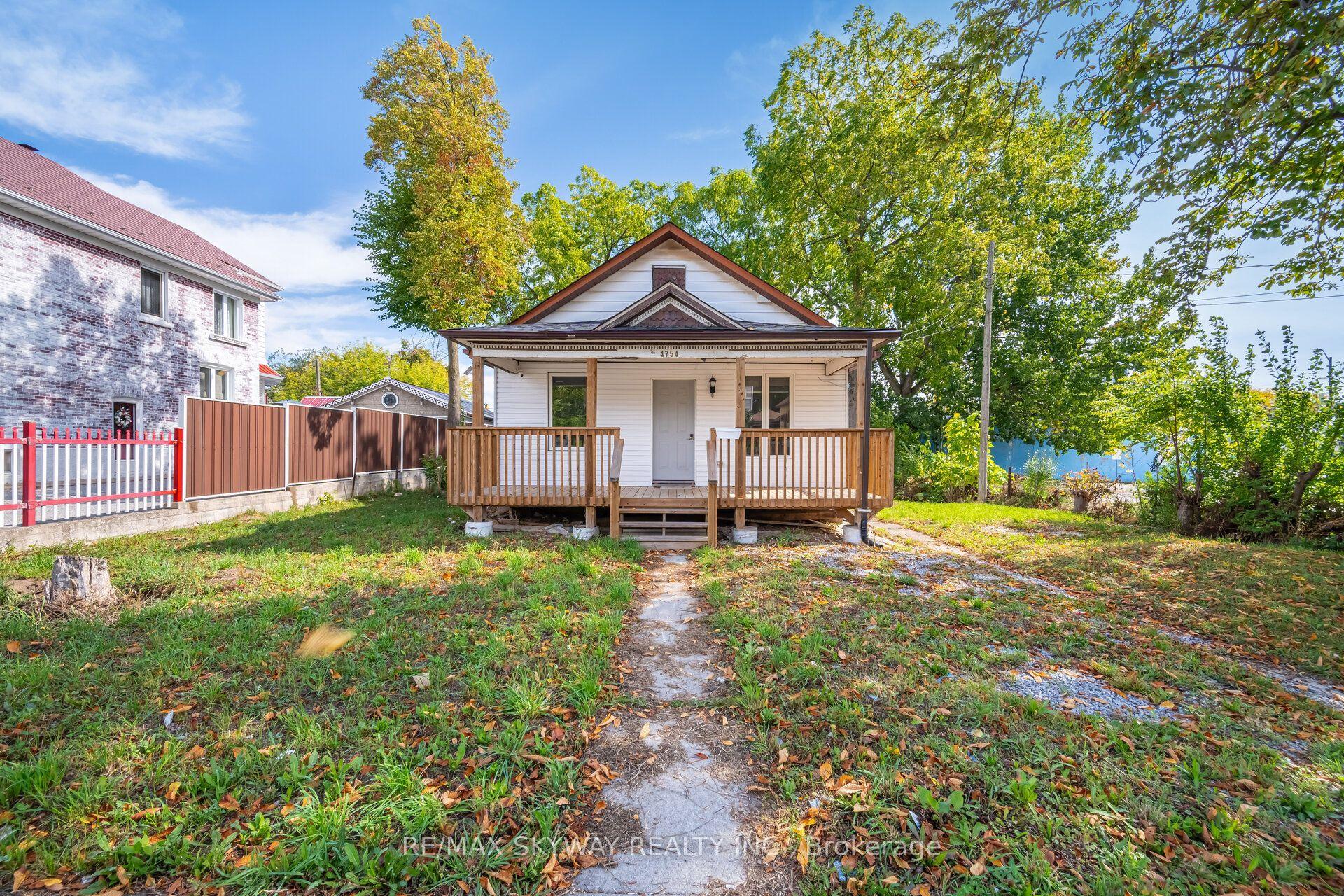 4754 First Avenue, Niagara Falls — Detached for sale, photo 1