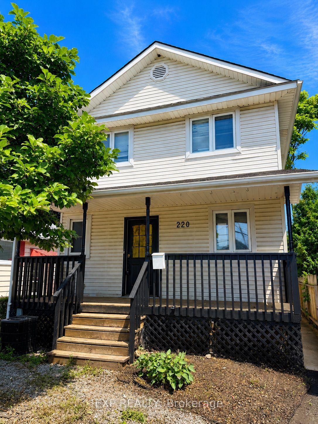 220 Geneva Street, St. Catharines — Detached for sale, photo 1