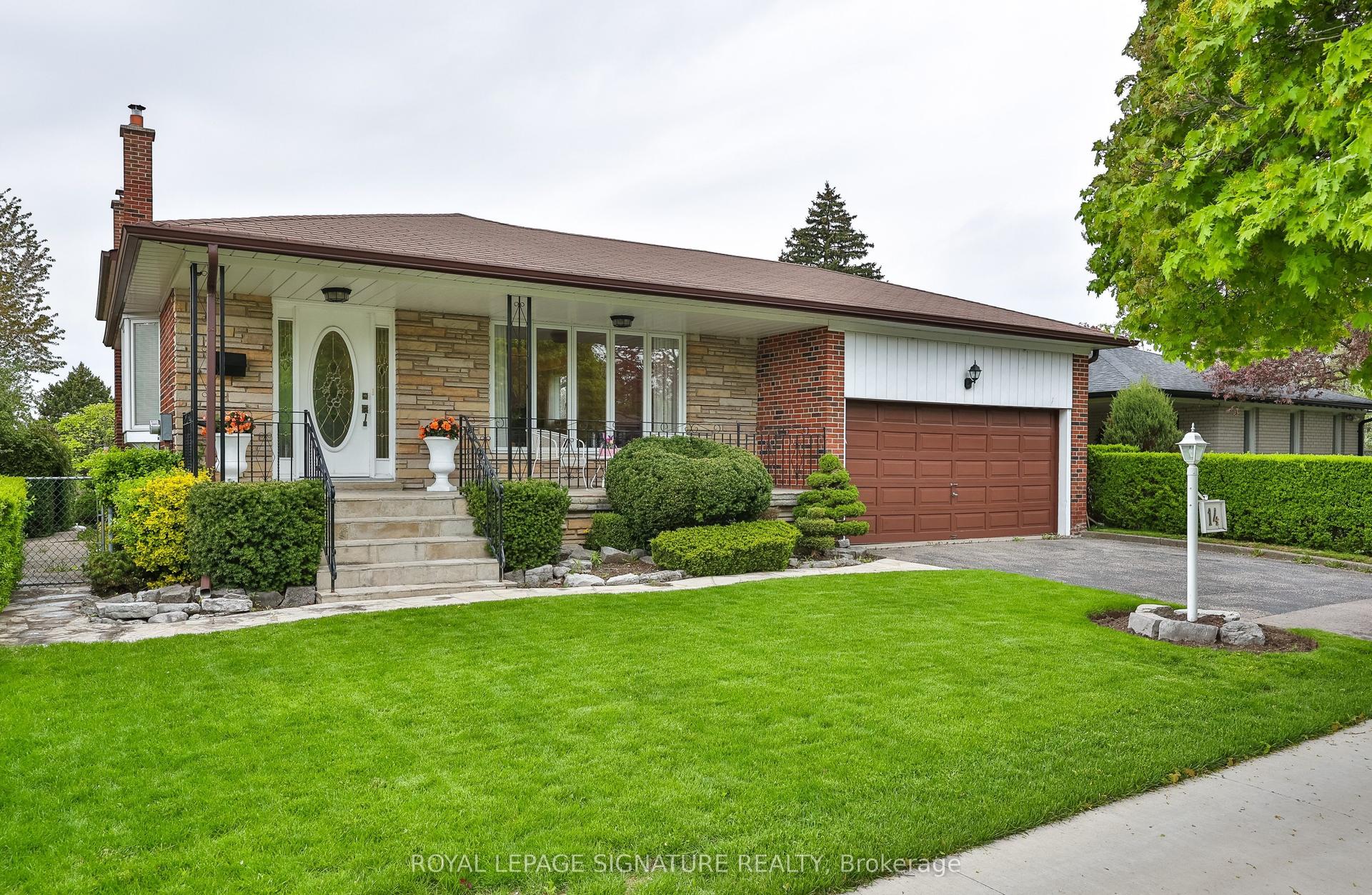 14 Logstone Crescent — photo 1