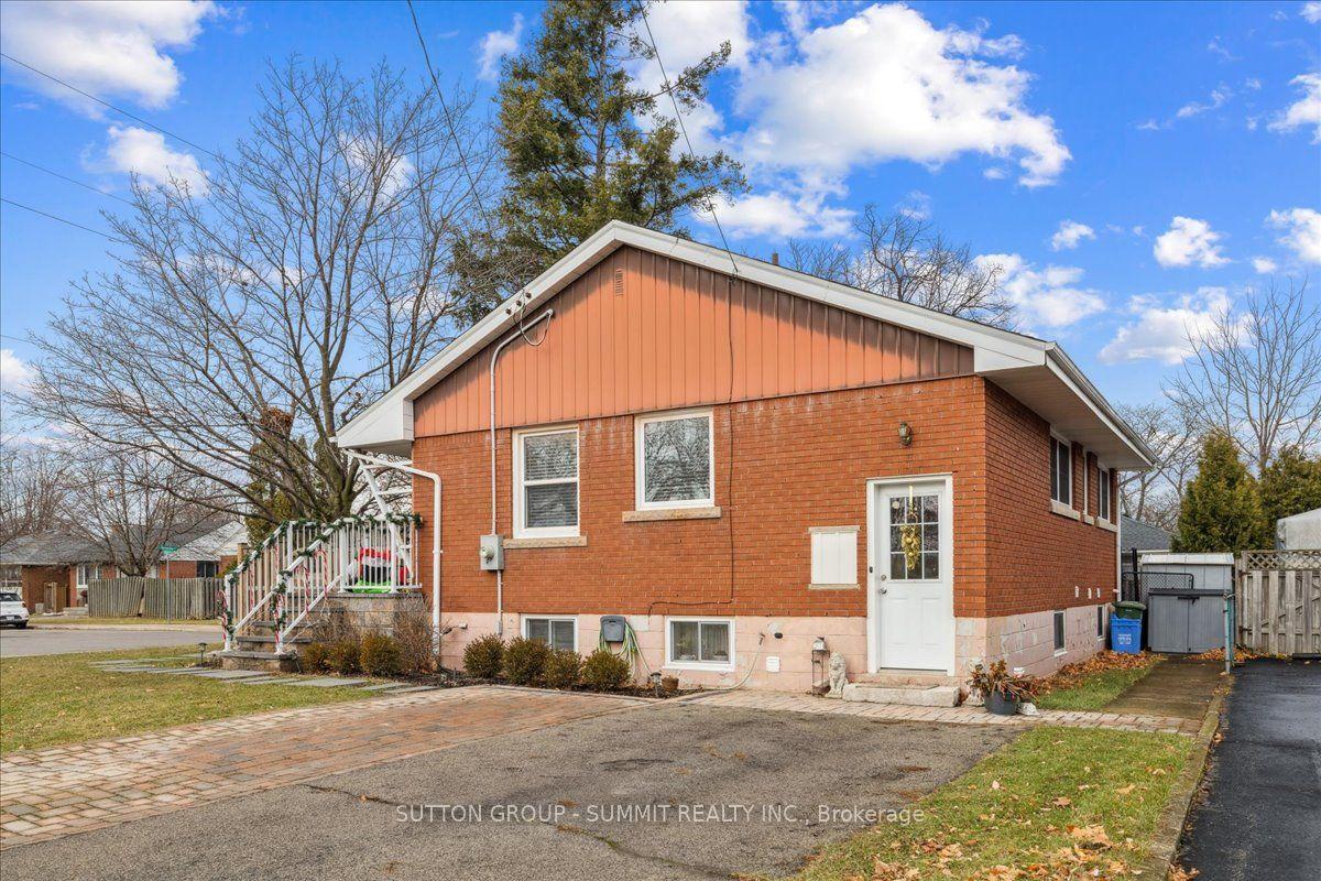 9 Grenadier Drive Lower #Lower — photo 1