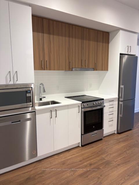 50 Upper Mall Way 2201 #2201 — photo 1