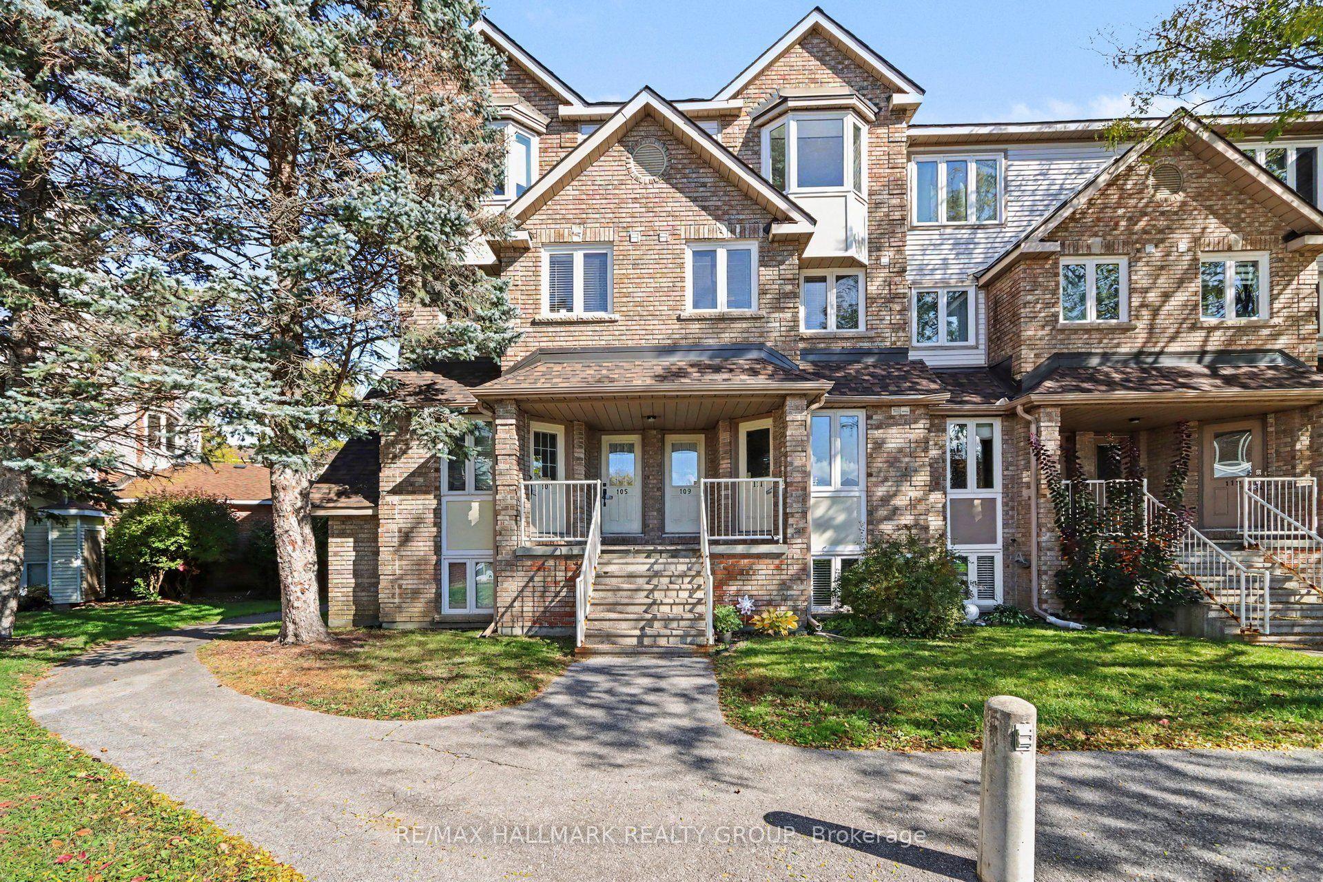 109 Briston Private, Hunt Club - South Keys and Area — Condo Town for lease, photo 1
