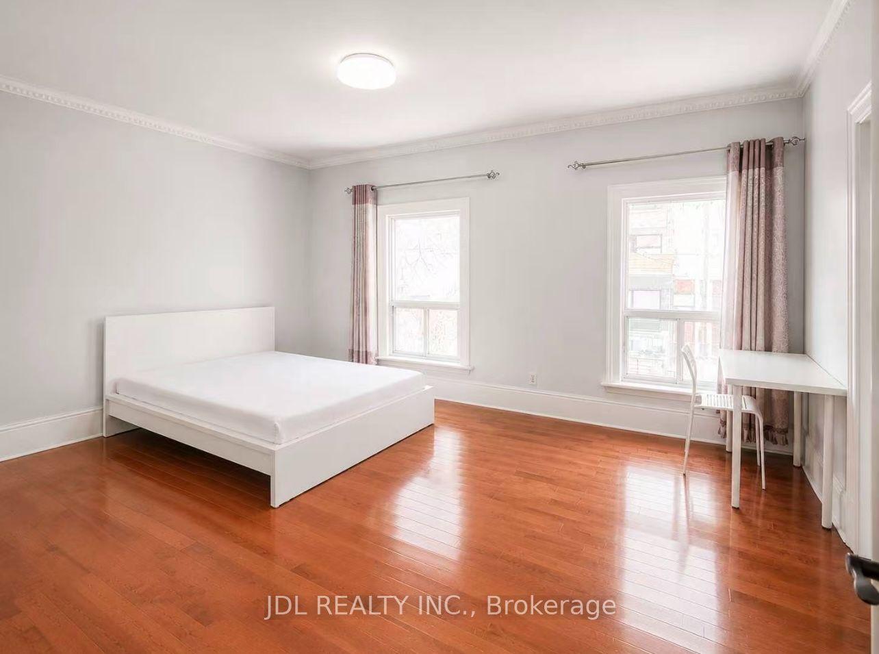 60 Grange Ave Toronto M5T 1C9 Avenue Suite A #Suite A, 2nd Floor, Toronto — Townhouse for lease, photo 1