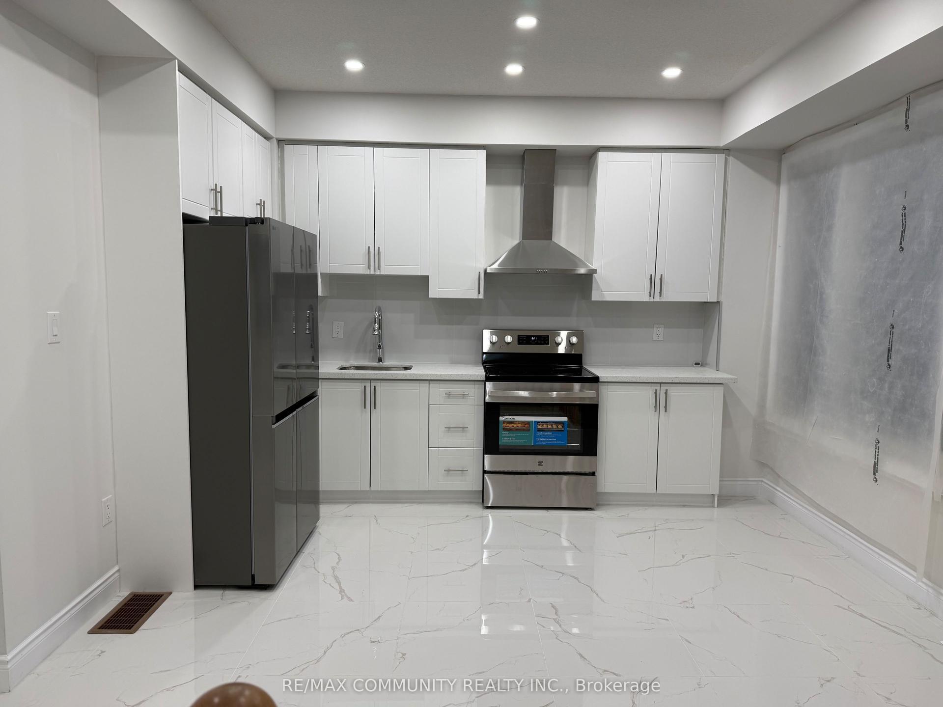 387 Tennant Circle — photo 1