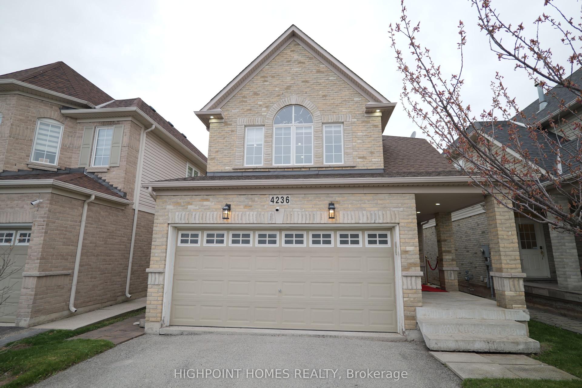 4236 Saunders Crescent — photo 1
