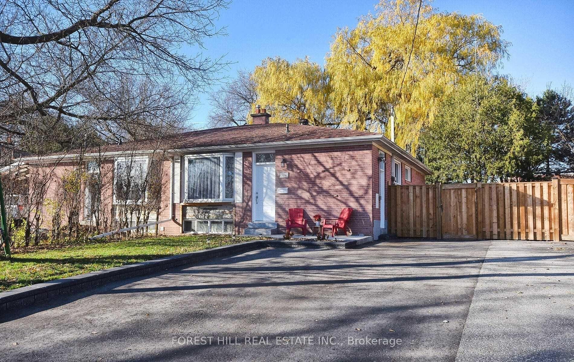 304 Demaine Crescent Main Fl #Main Fl, Richmond Hill — Semi-Detached for lease, photo 1