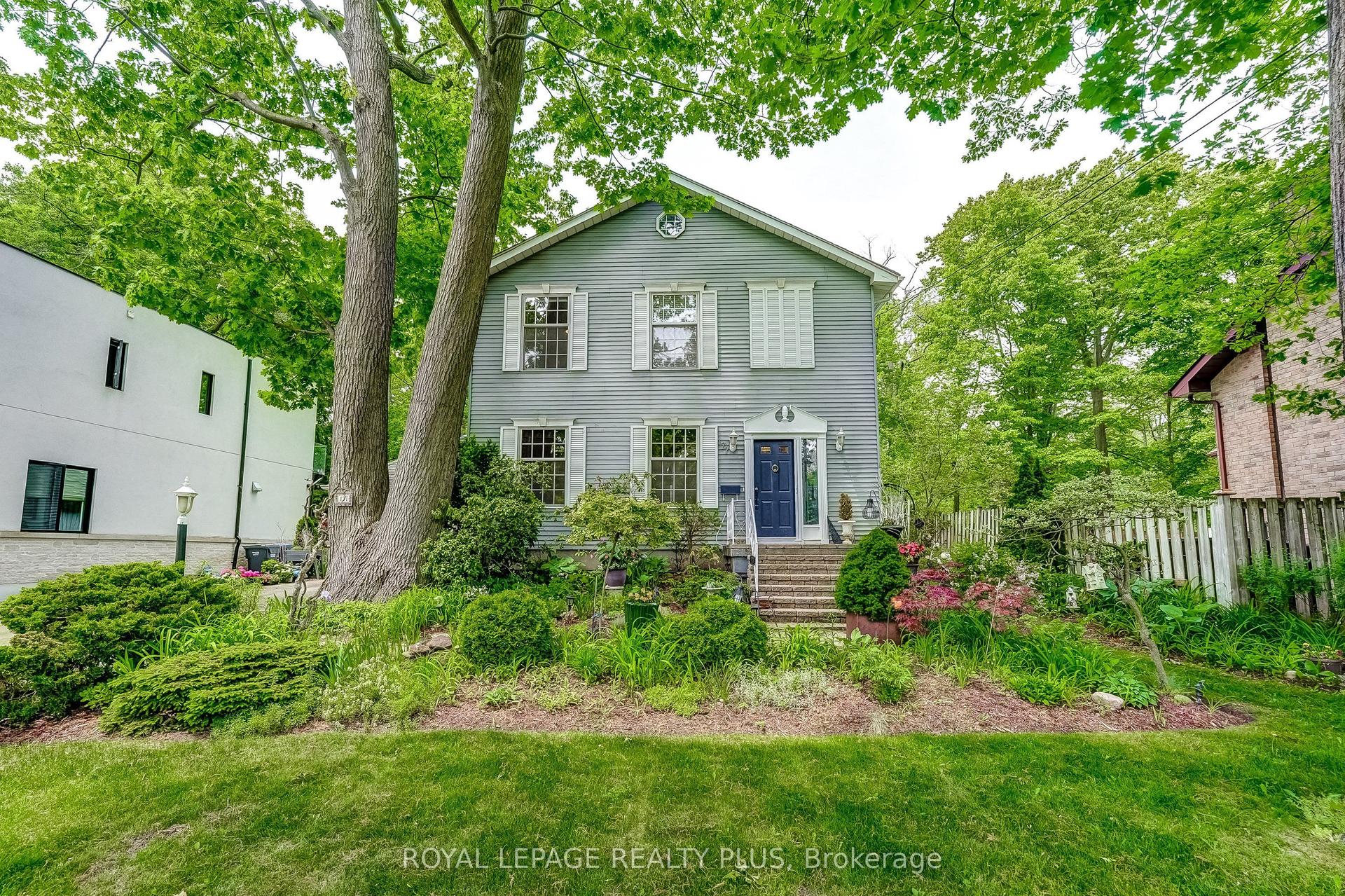177 Mineola Road E — photo 1