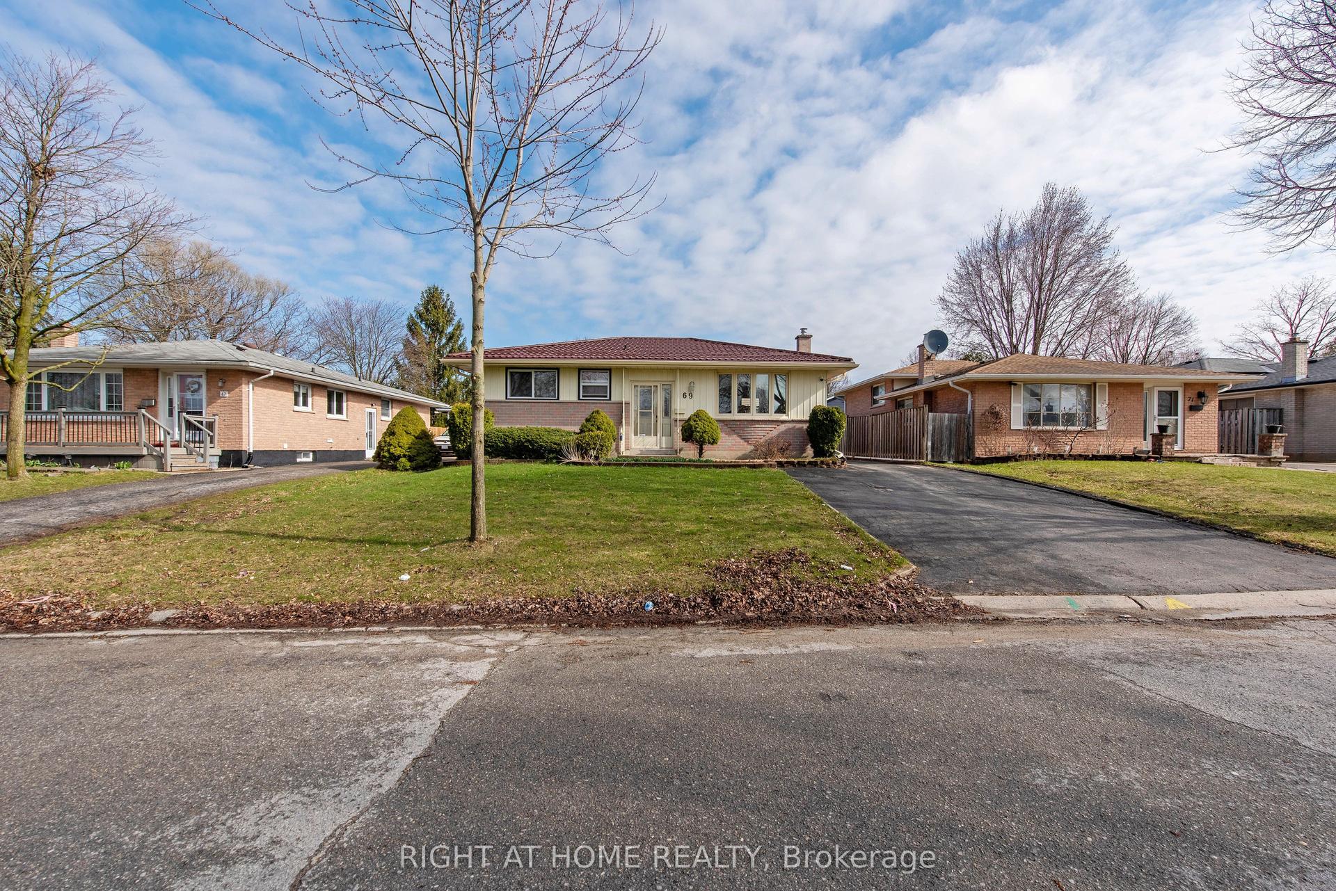 69 Alayne Crescent, London South — Detached for lease, photo 1