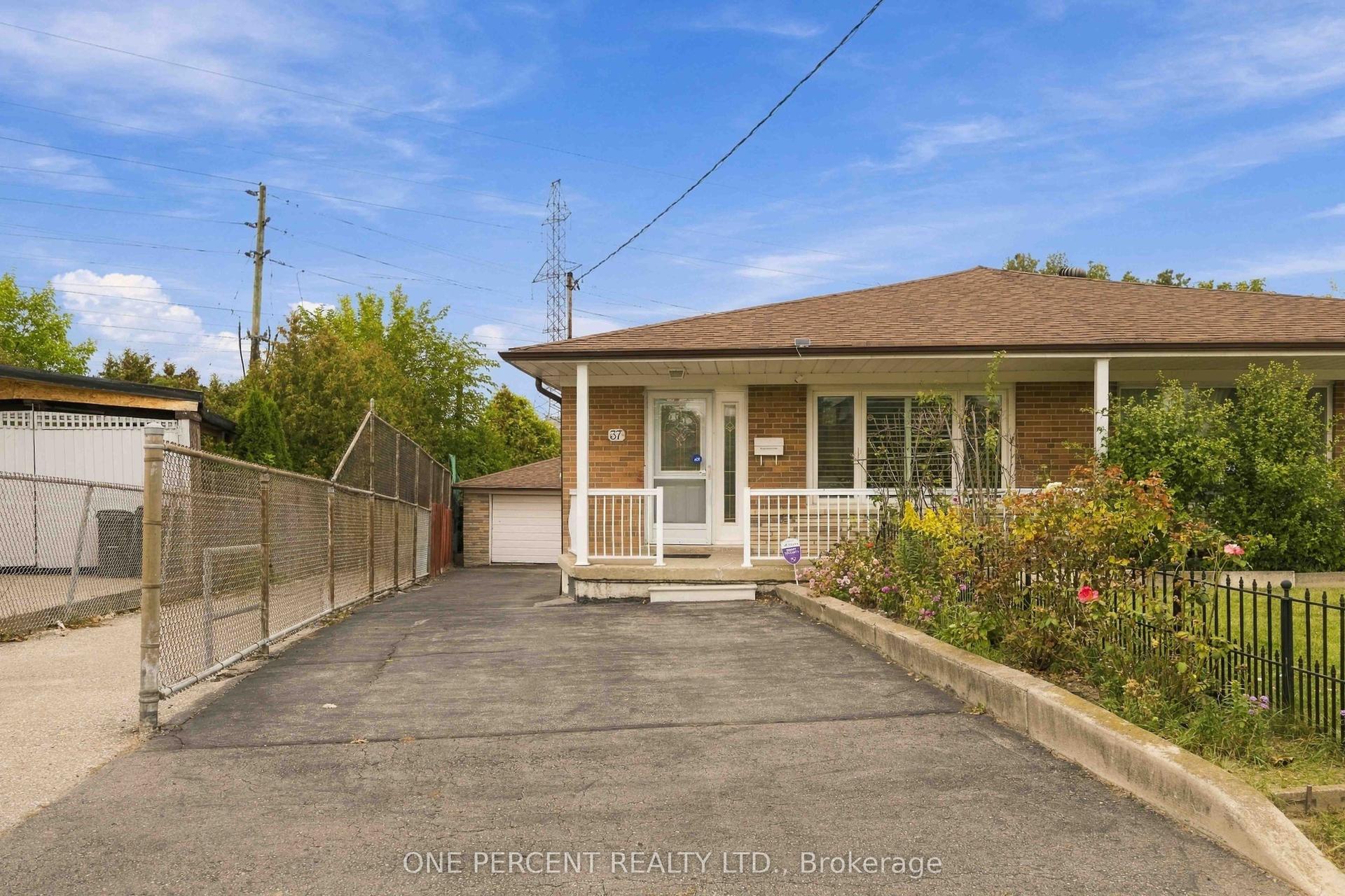 37 Wilmont Drive, Toronto — Semi-Detached for sale, photo 1