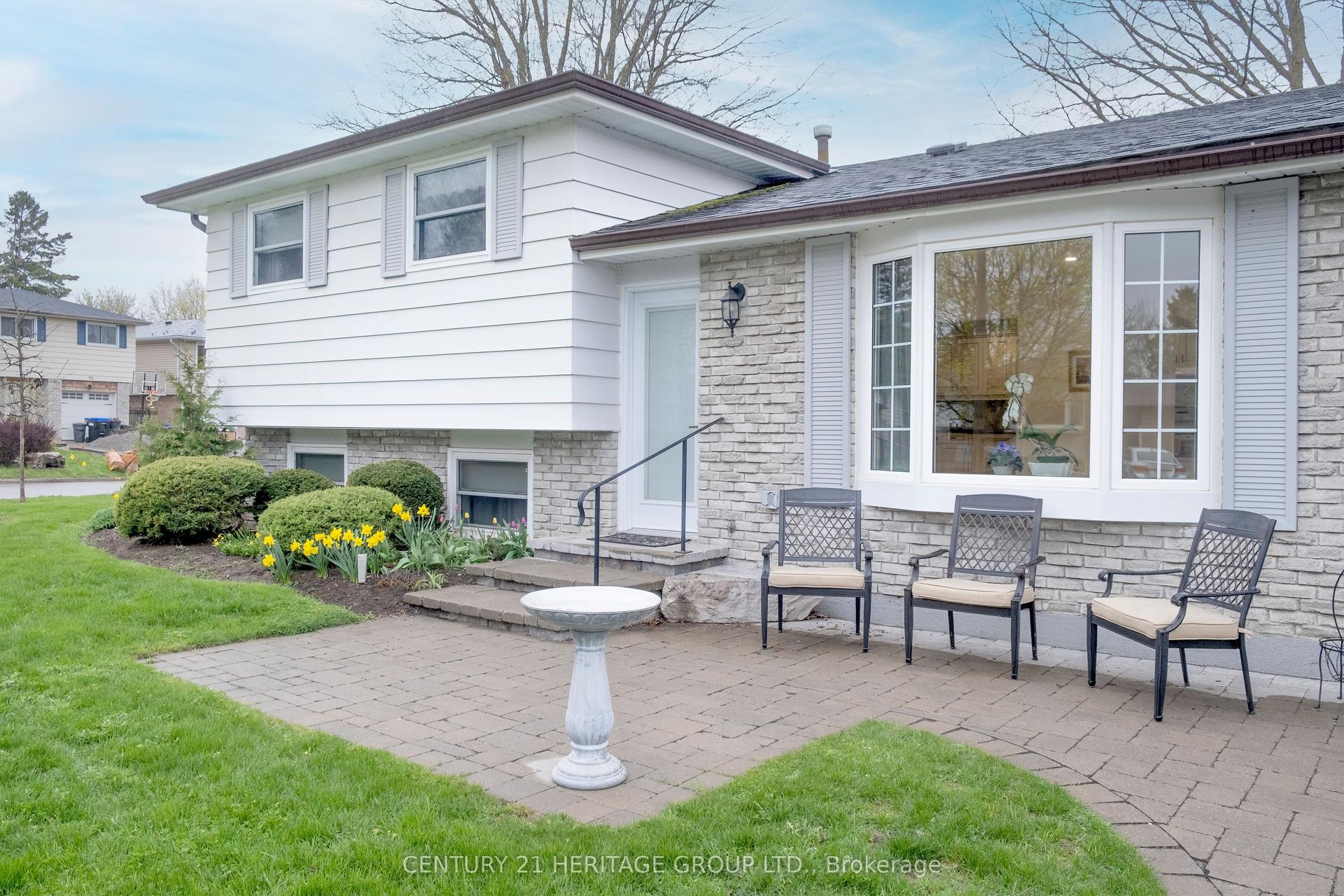 31 Mccague Crescent — photo 1