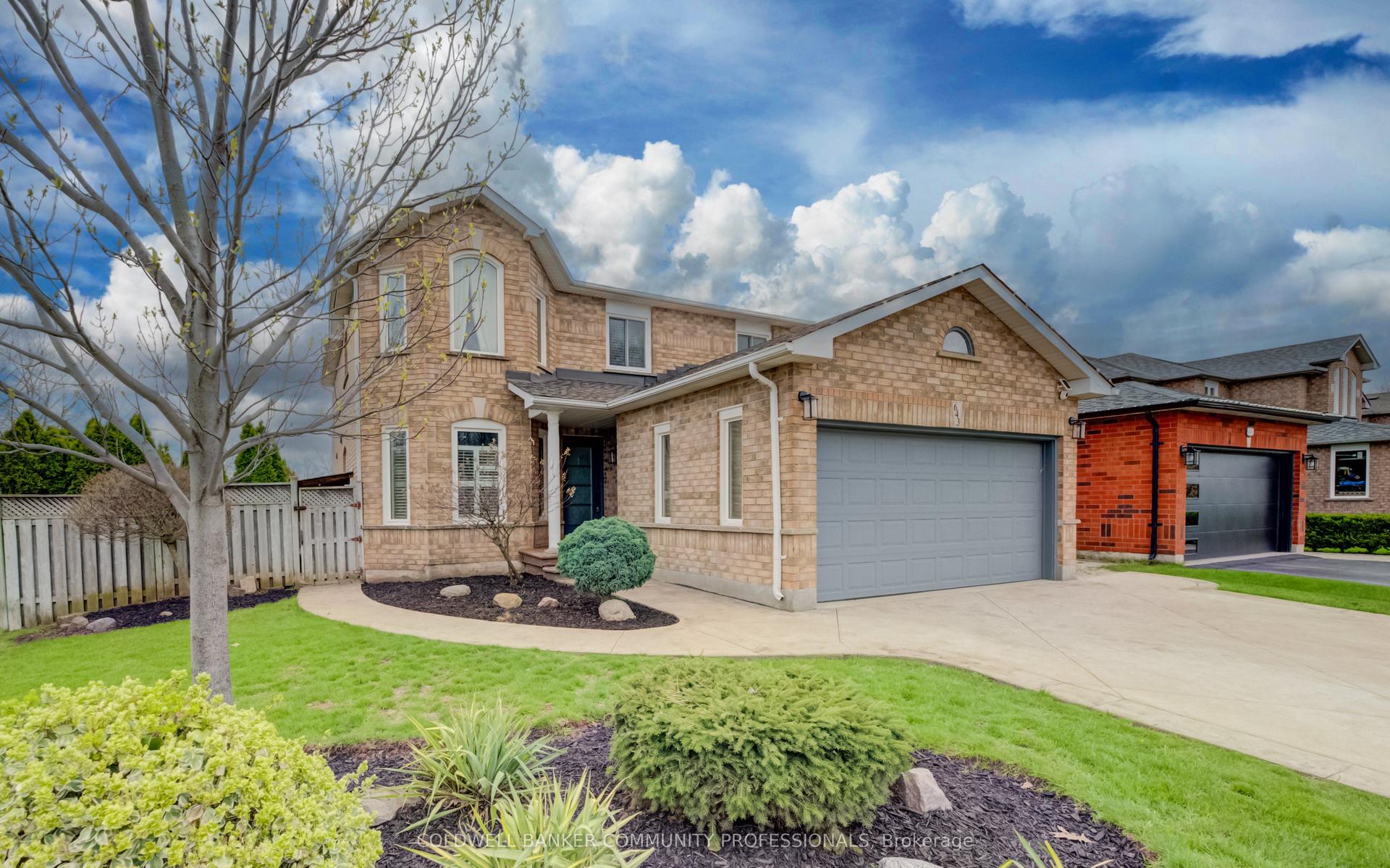 643 Phoebe Crescent — photo 1