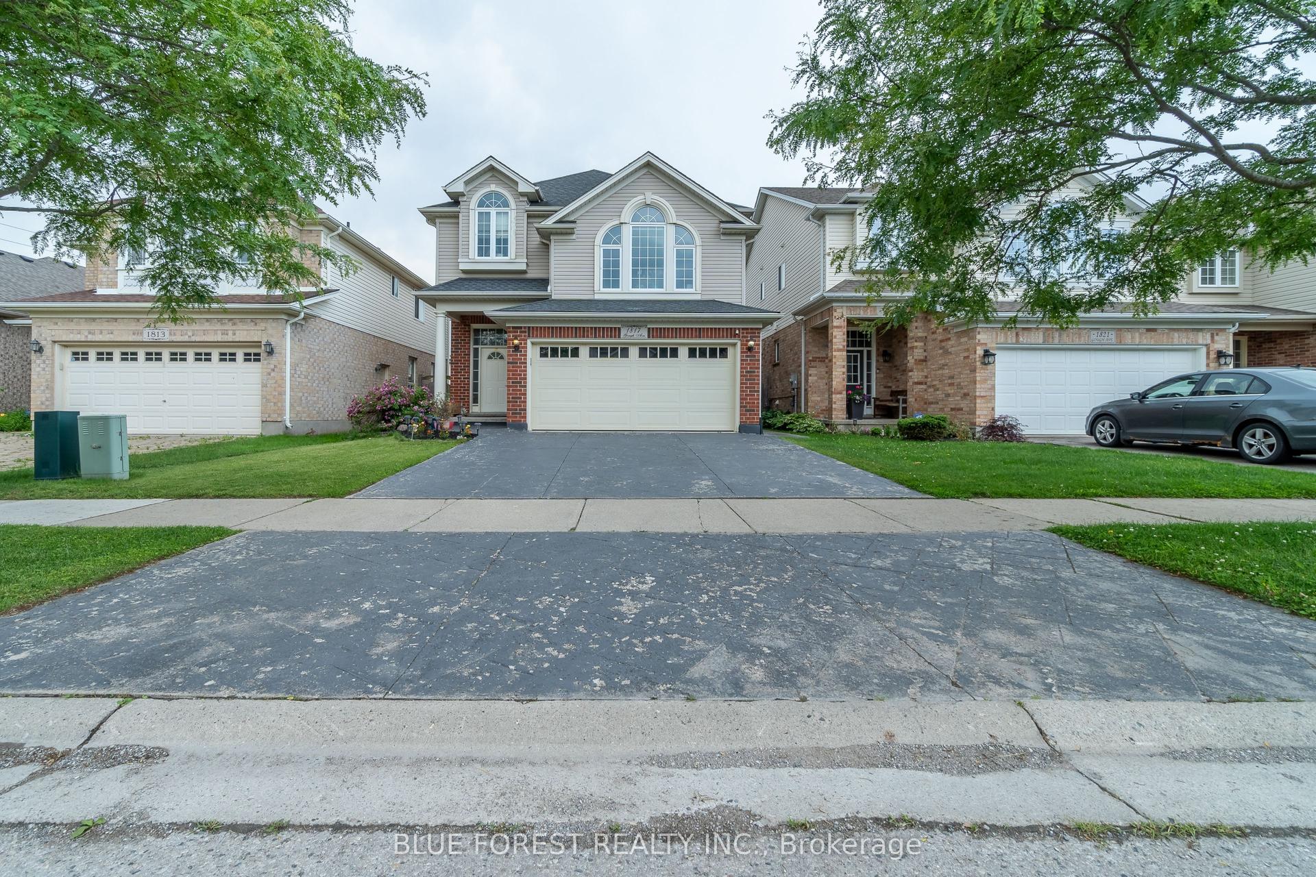 1817 Gough Avenue, London North — Detached for sale, photo 1
