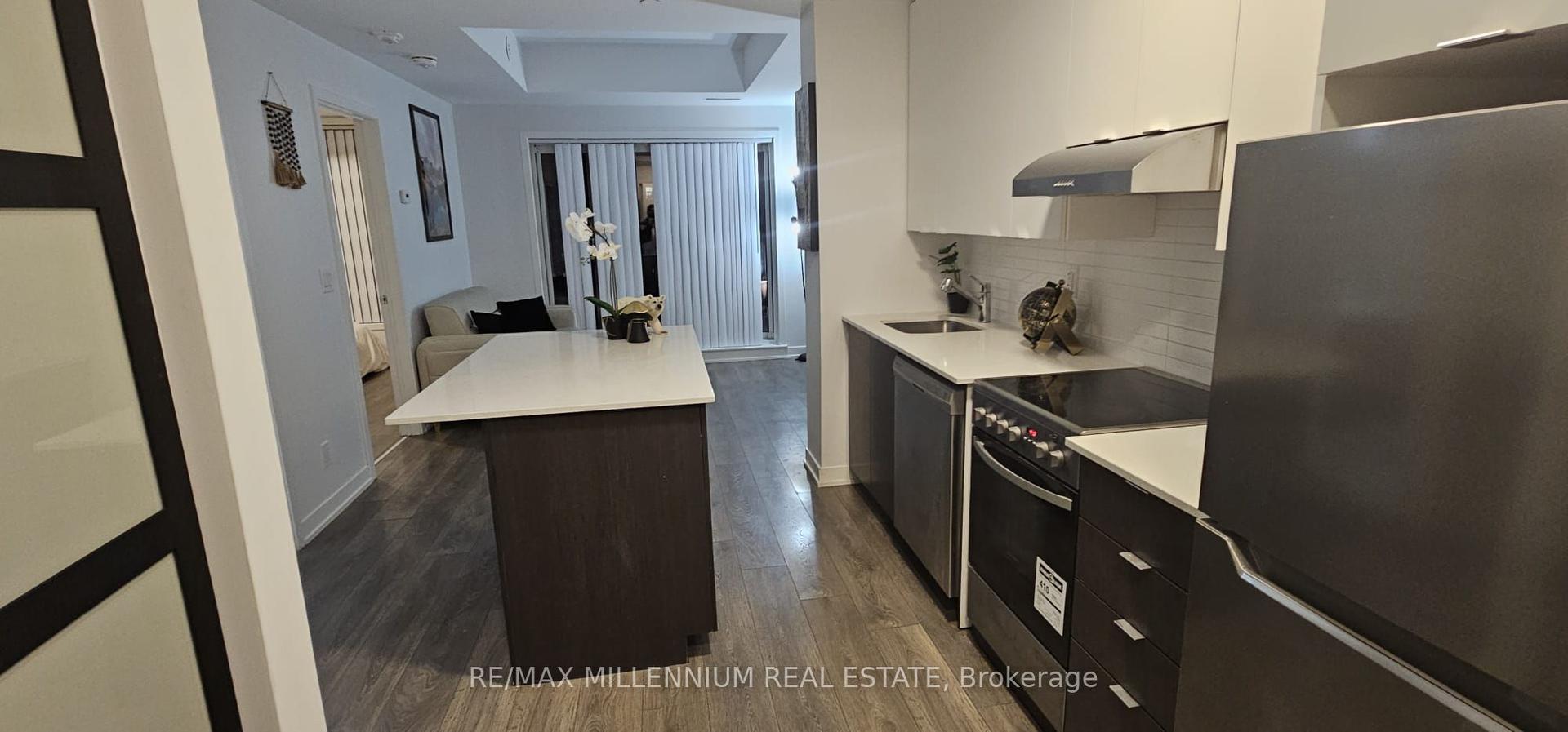 160 Canon Jackson Drive 401 #401, Toronto — Condo for sale, photo 1