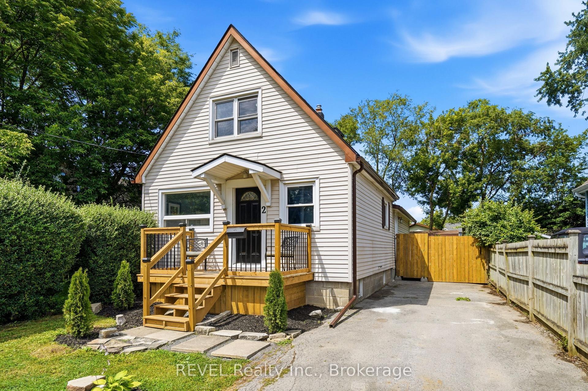 2 Kent Street, St. Catharines — Detached for sale, photo 1