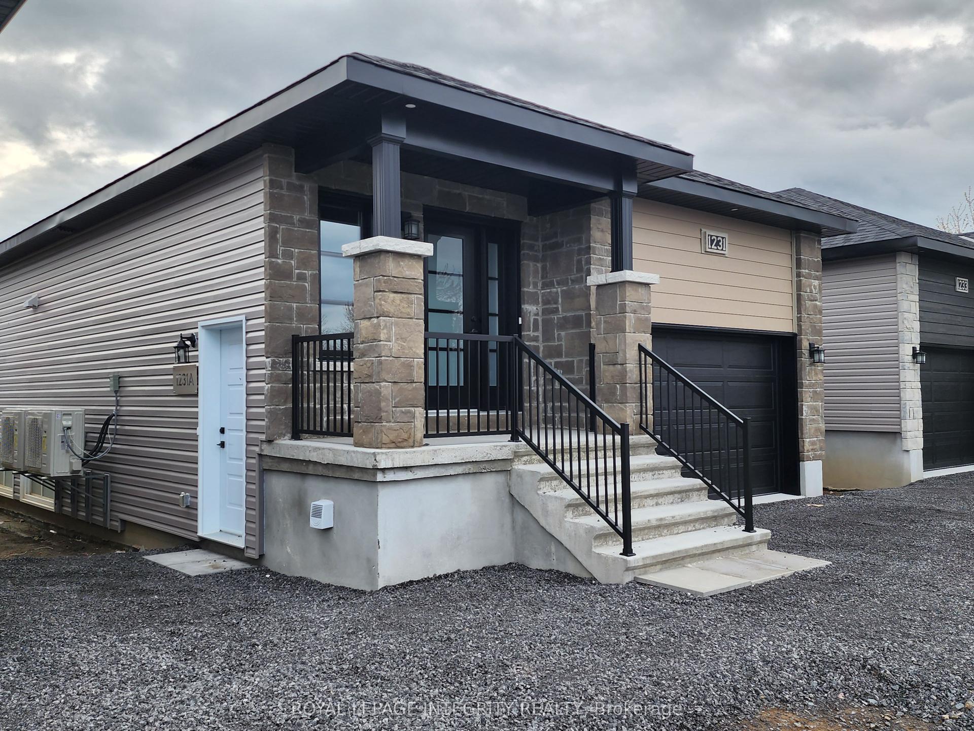 1231 Montblanc Crescent A #A, Russell — Detached for lease, photo 1