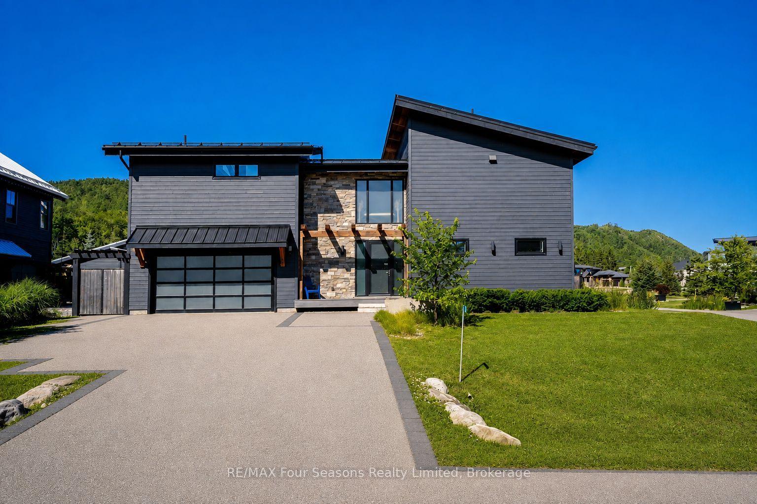 116 Arnot Crescent, Blue Mountains — Detached for sale, photo 1