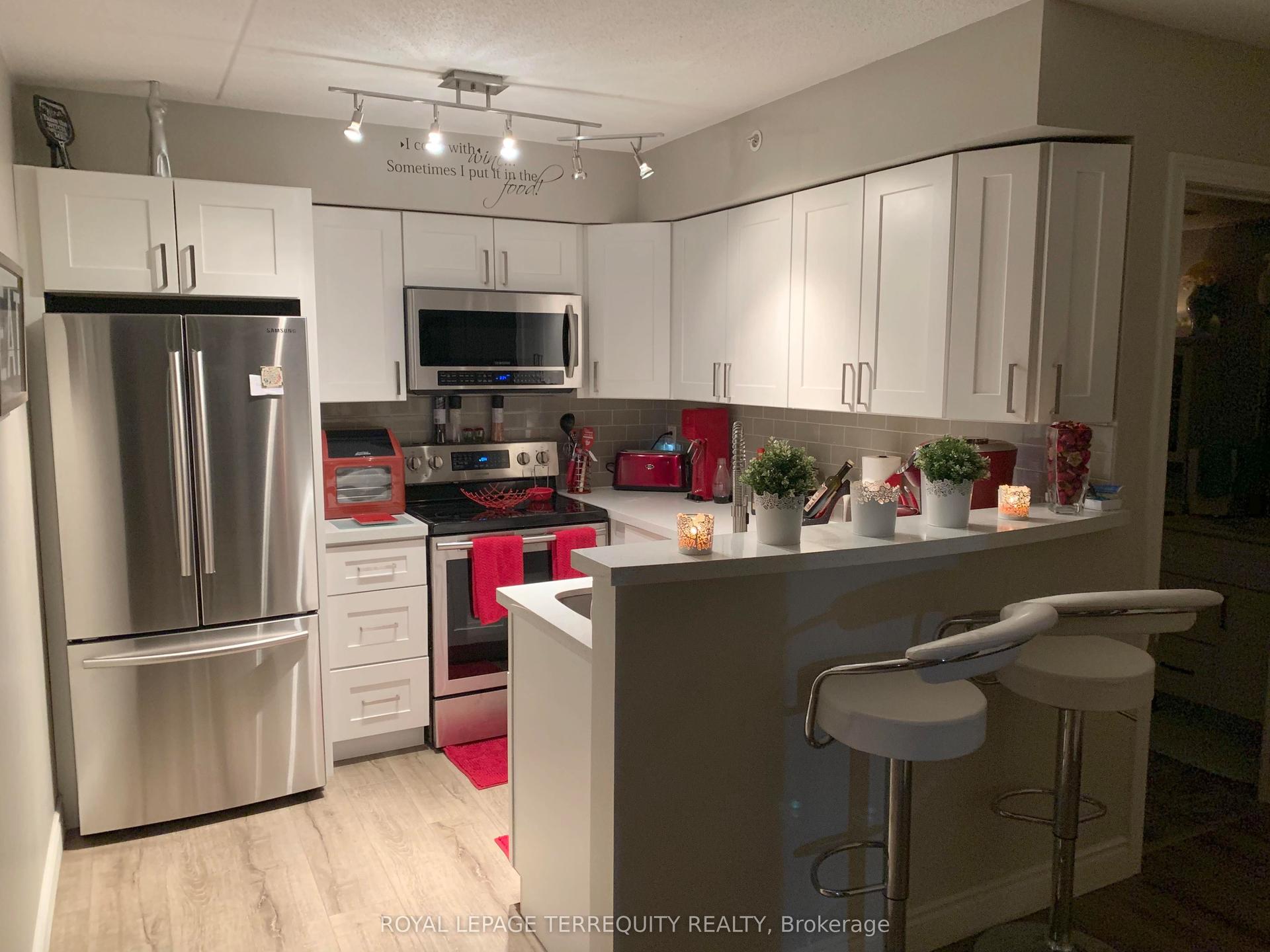 1431 Walkers Line 308 #308 — photo 1