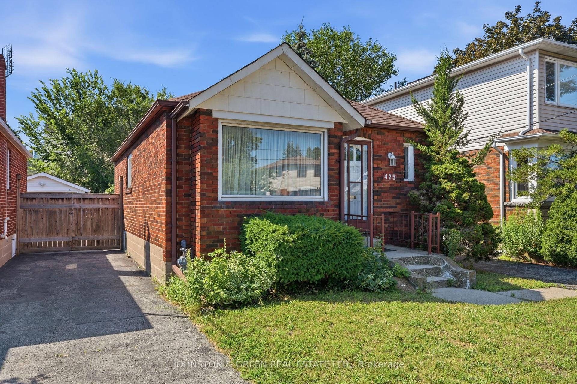 425 O'Connor Drive, Toronto — Detached for sale, photo 1