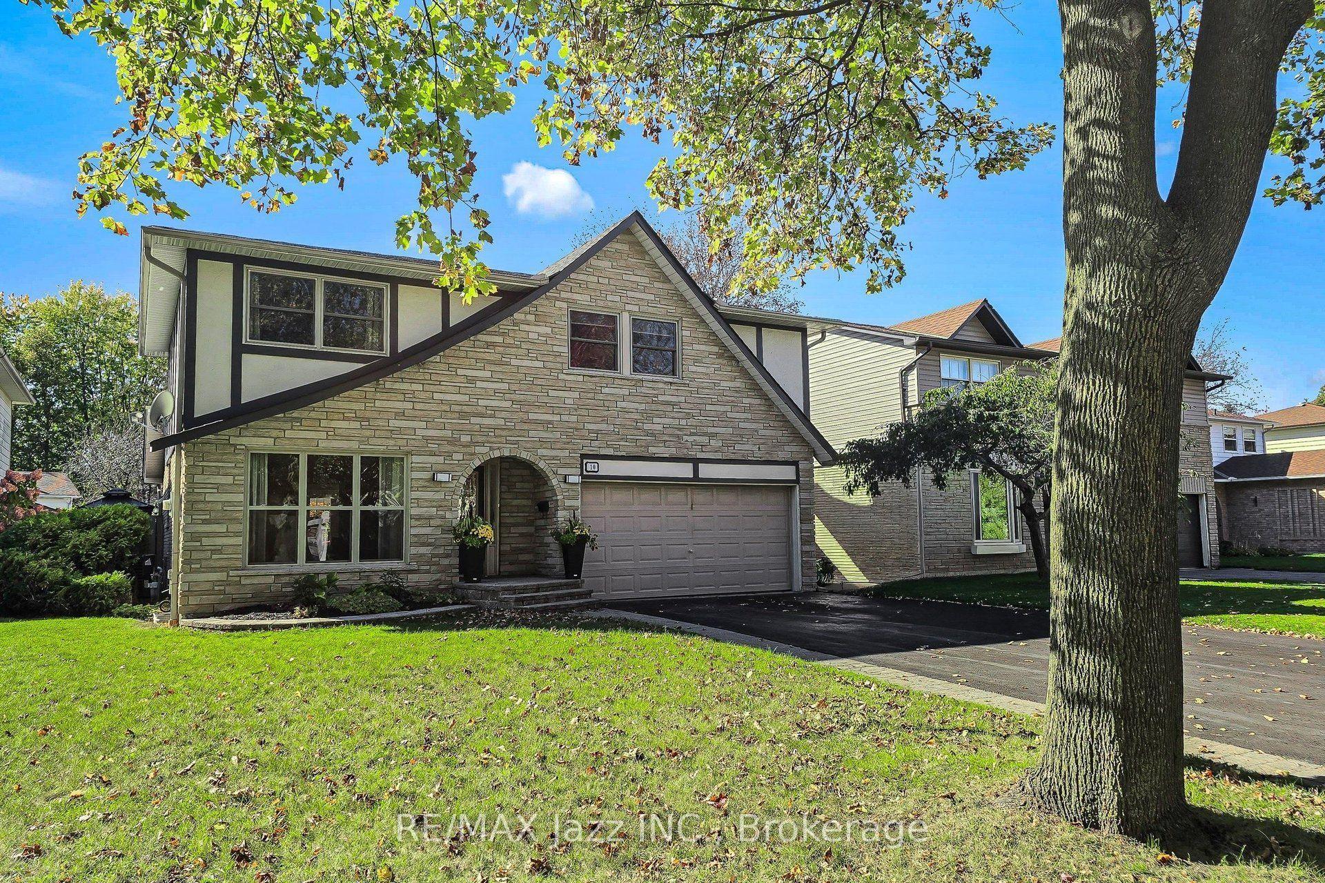 10 Trinity Crescent, Whitby — Detached for sale, photo 1