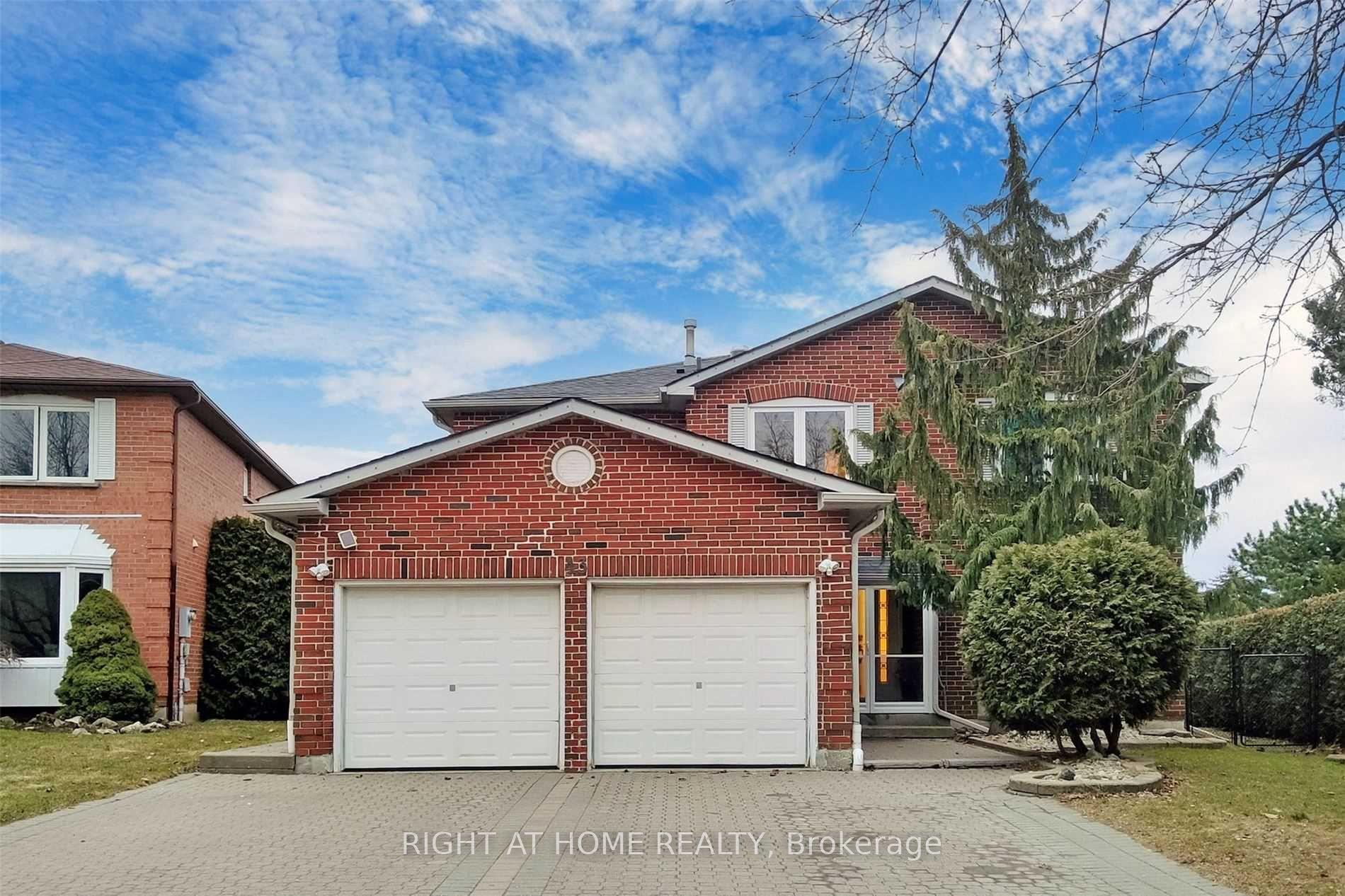43 Topham Crescent, Richmond Hill — Detached for lease, photo 1