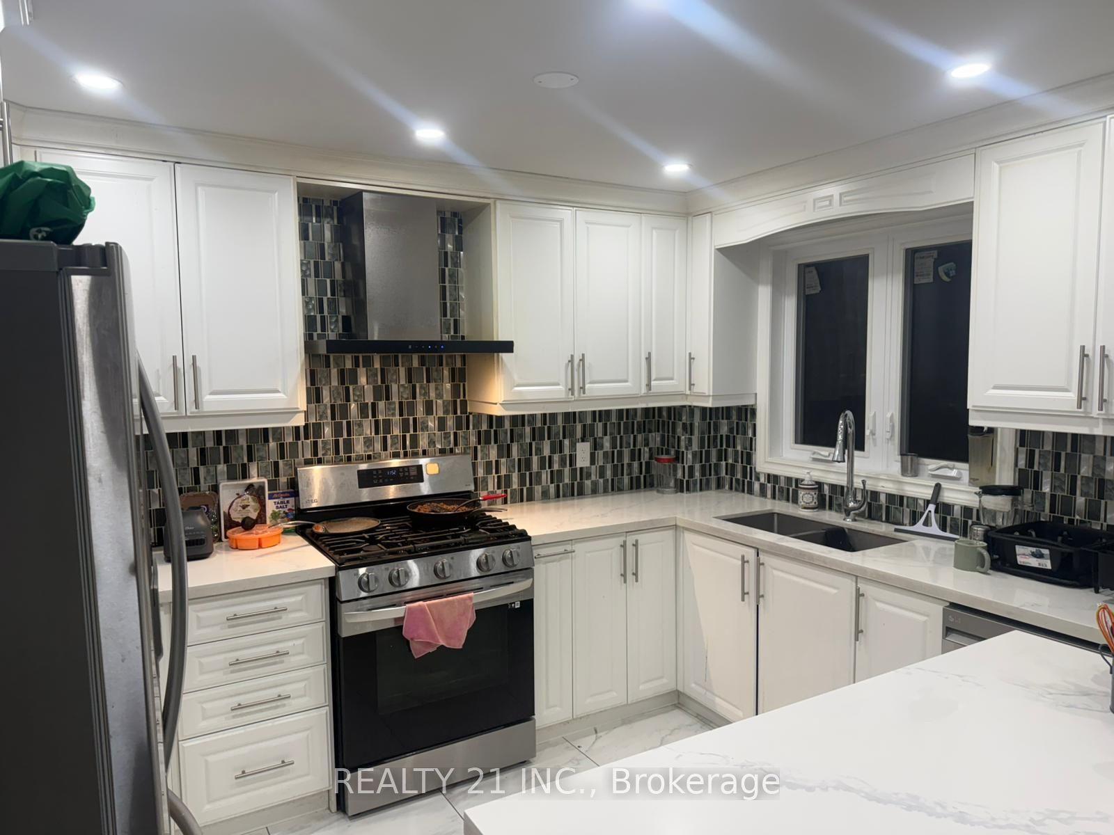 120 Queensbury Avenue — photo 1