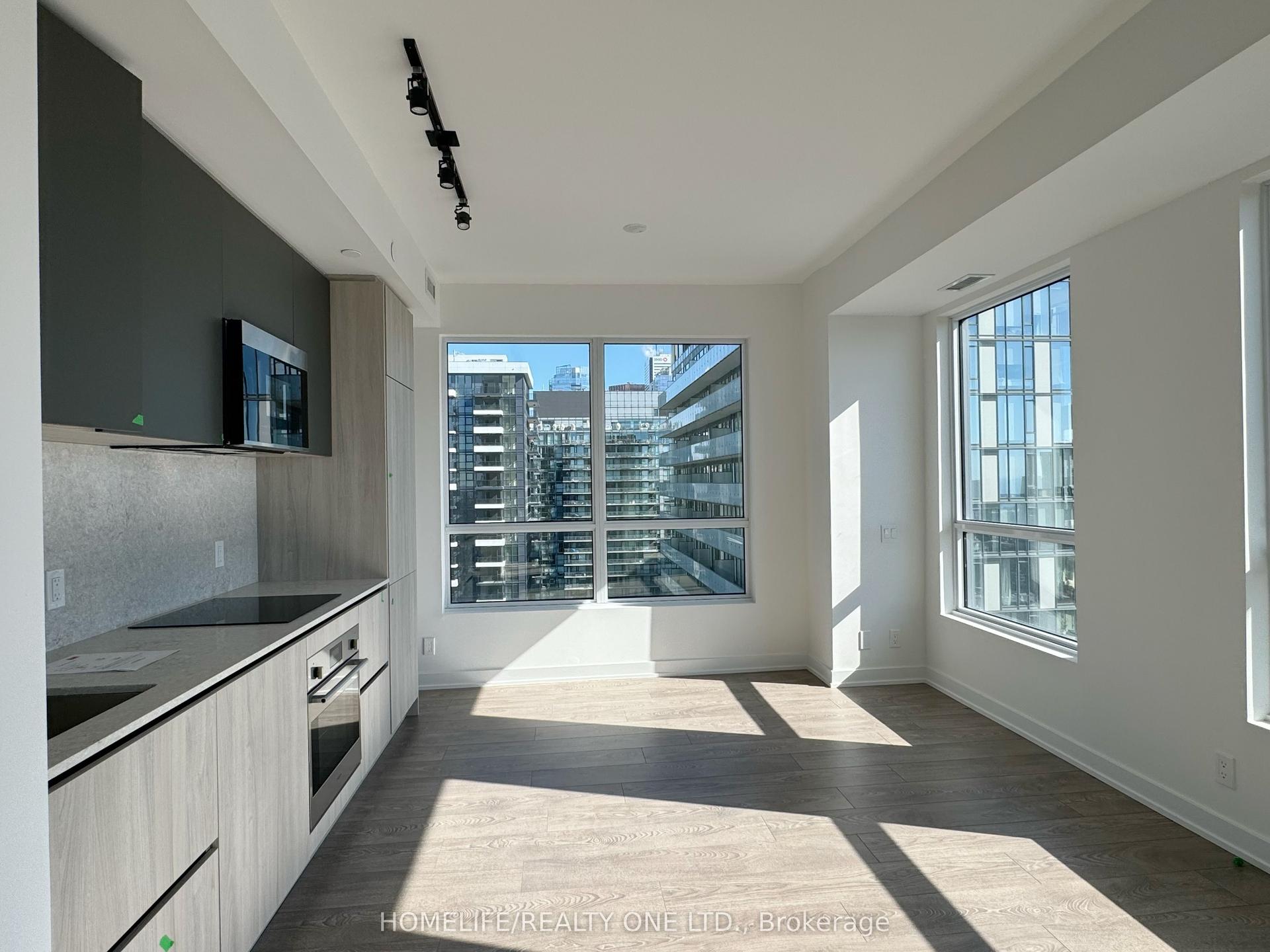 108 Peter Street 4106 #4106 — photo 1